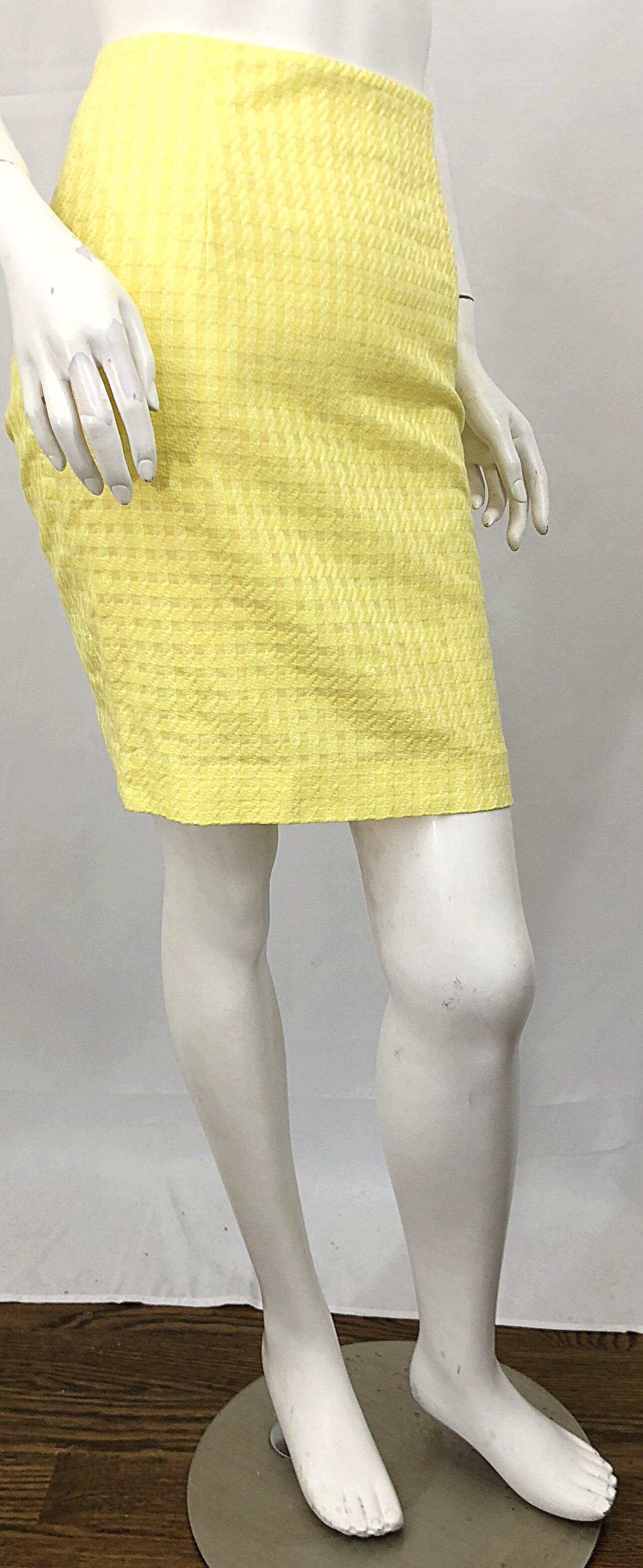 Vintage Gianni Versace 1990s Canary Yellow Sz 42 / 6 Cotton Mini Pencil Skirt For Sale 1