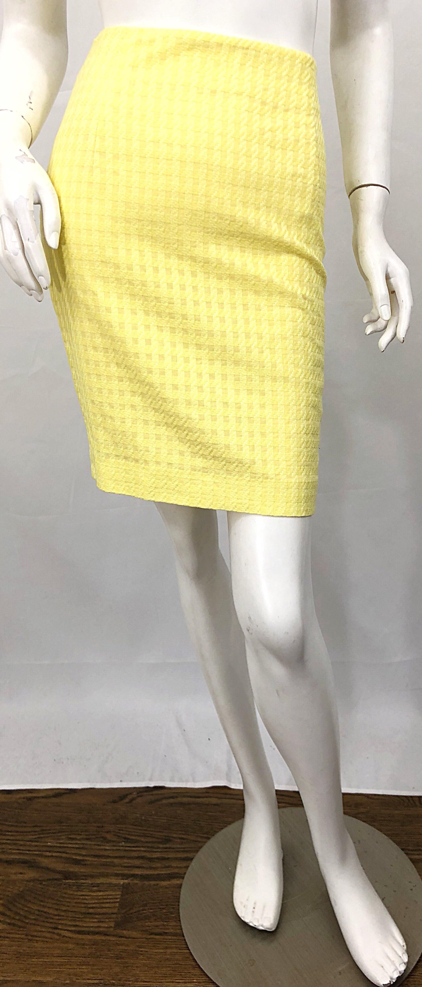 Vintage Gianni Versace 1990s Canary Yellow Sz 42 / 6 Cotton Mini Pencil Skirt For Sale 4