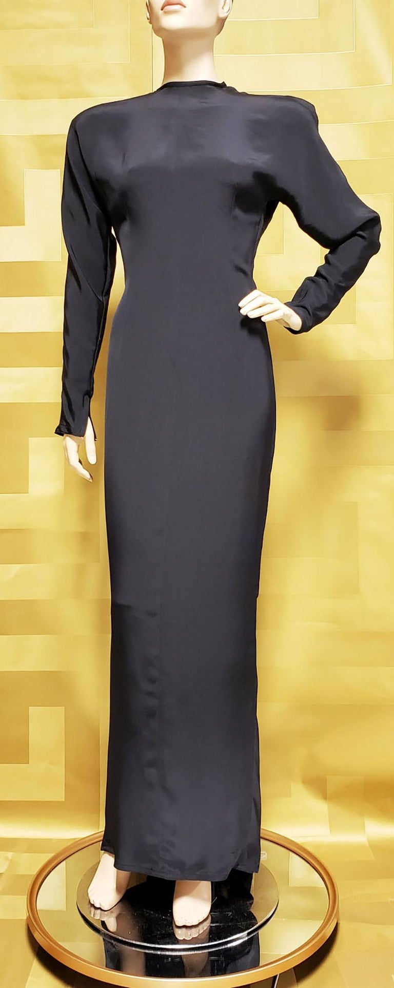 VINTAGE GIANNI VERSACE BLACK EMBELLISHED BACK LONG DRESS GOWN It 40 In New Condition In Montgomery, TX