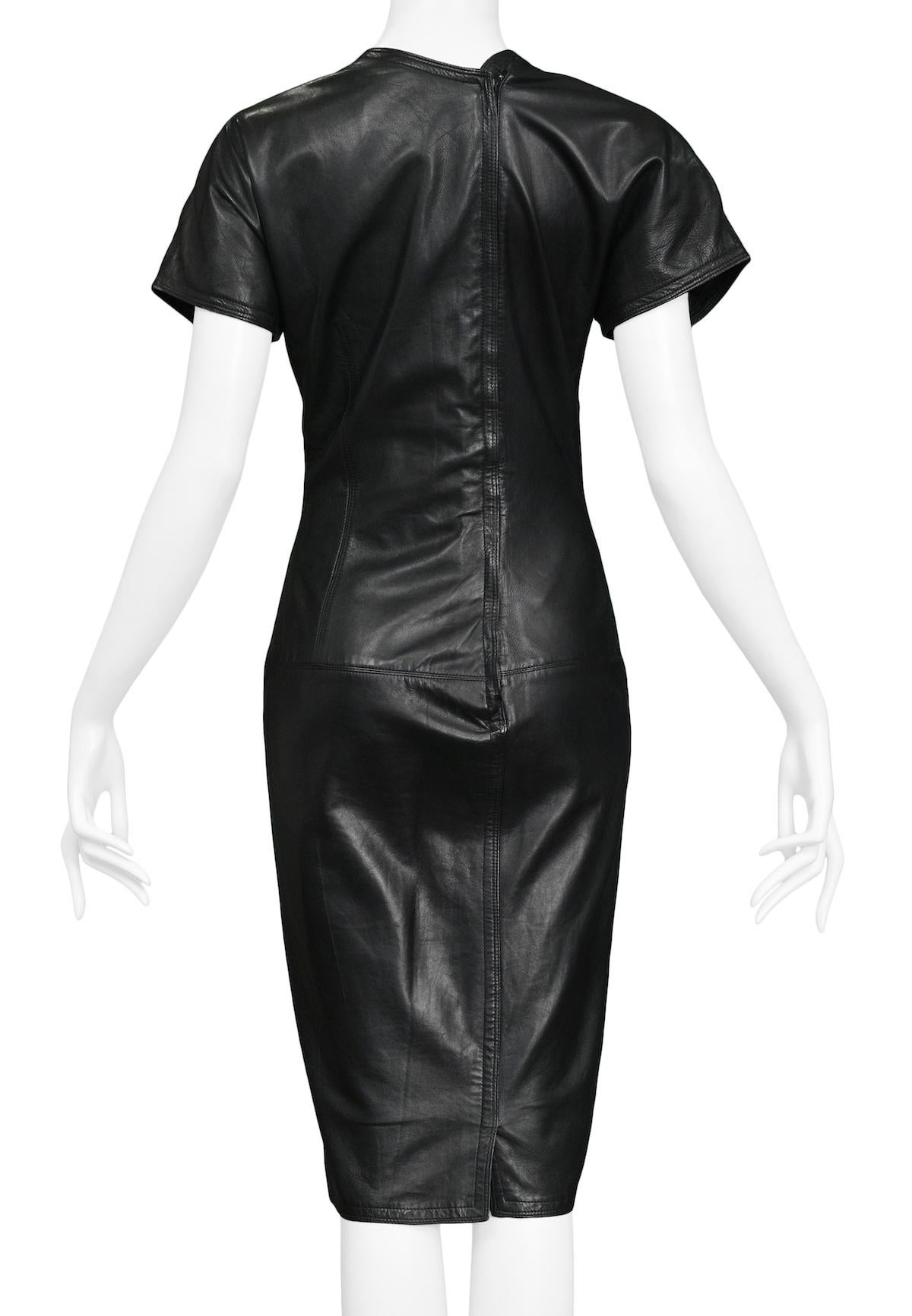 Gianni Versace - Robe architecturale vintage en cuir noir Excellent état - En vente à Los Angeles, CA