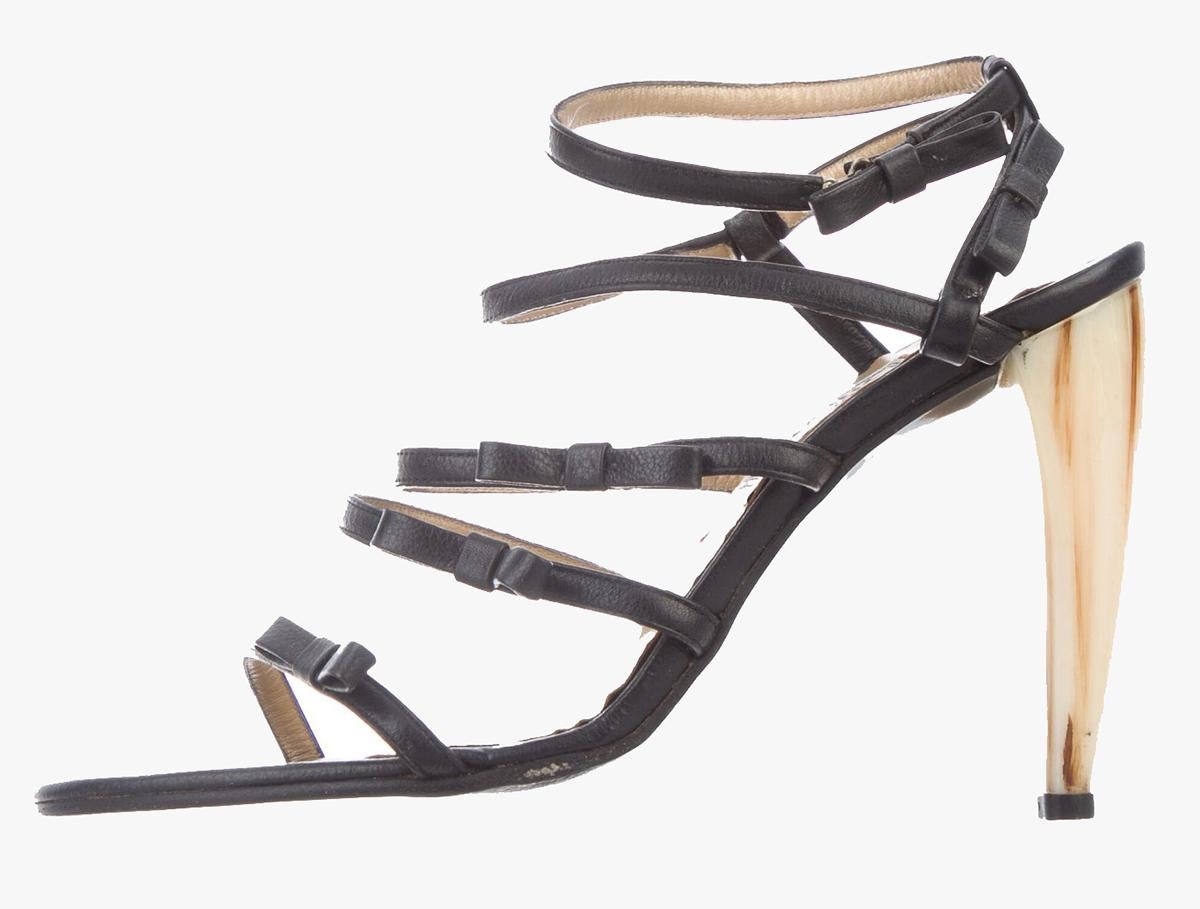 Vintage Gianni Versace Kegelabsatz Sandalen im Zustand „Gut“ im Angebot in New York, NY