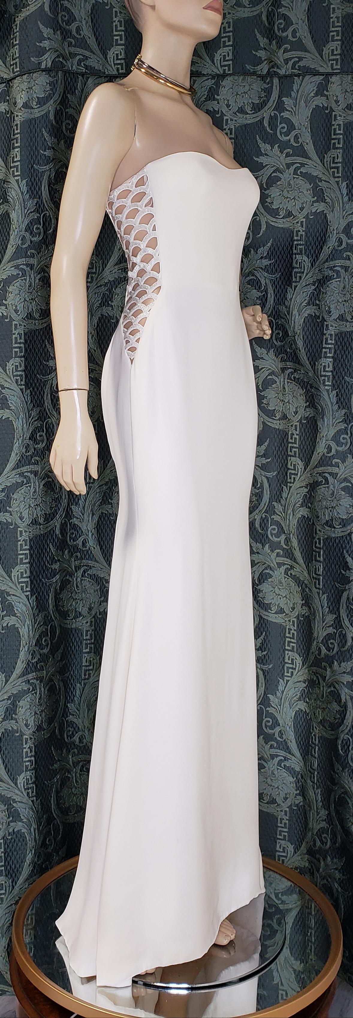 Vintage Gianni Versace Couture Beaded Silk and Tulle White Gown 40 - 4 1