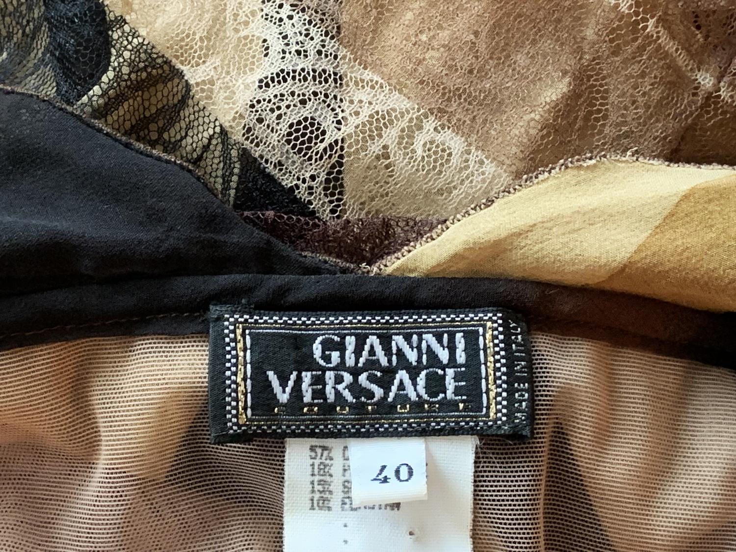 Vintage Gianni Versace Couture FW 2000 AD Campaign Lace Plunging Dress Gown 40 For Sale 8