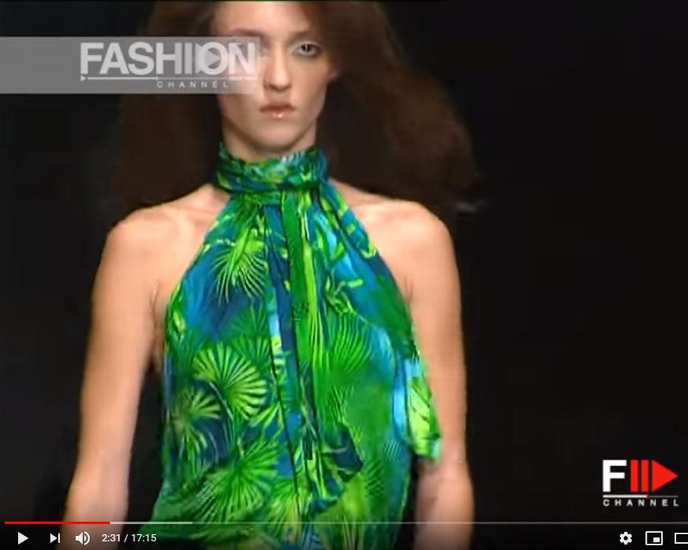 Vintage Gianni Versace Couture Runway S/S 2000 Jungle Print Silk Pant Suit It 44 For Sale 7