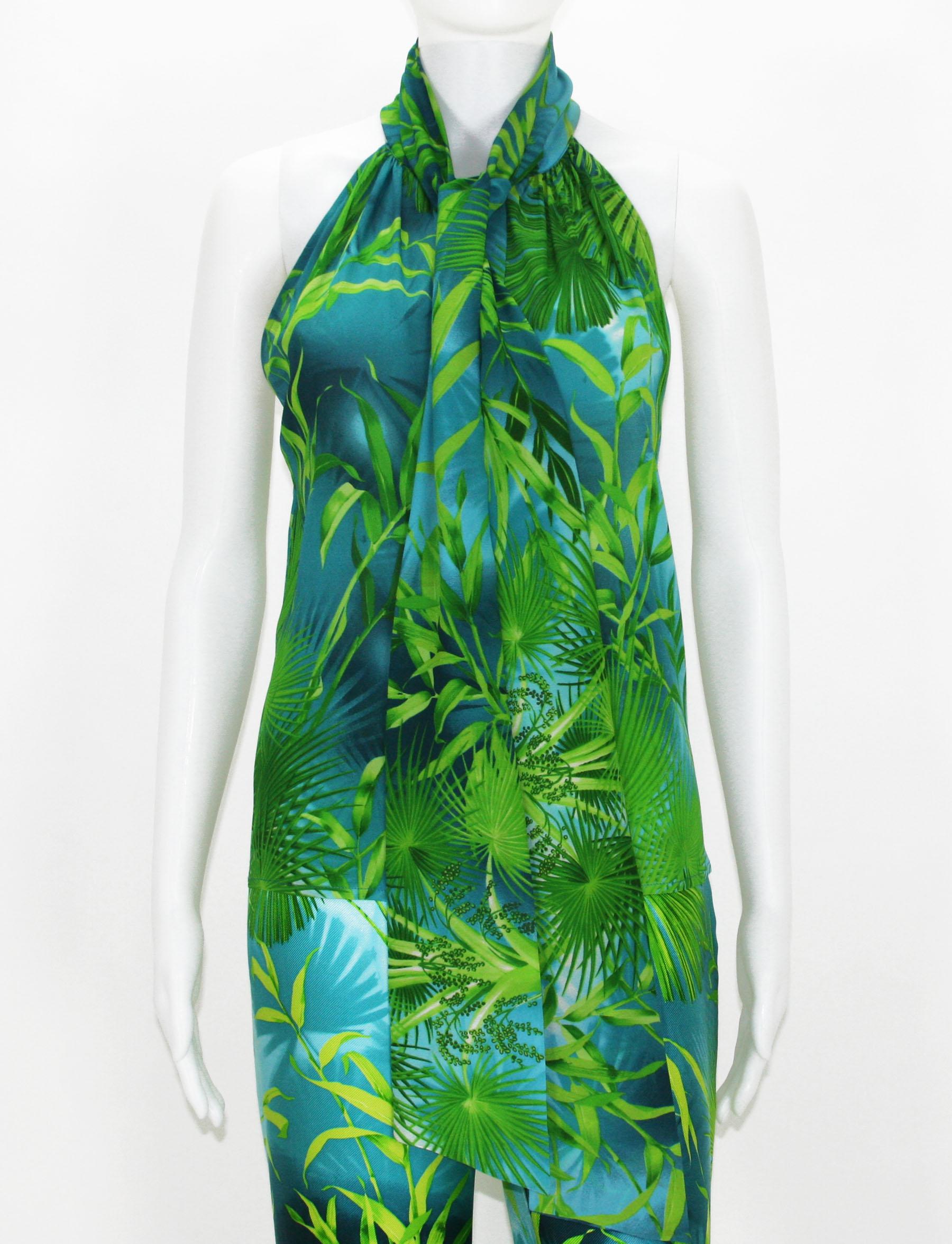 Green Vintage Gianni Versace Couture Runway S/S 2000 Jungle Print Silk Pant Suit It 44 For Sale