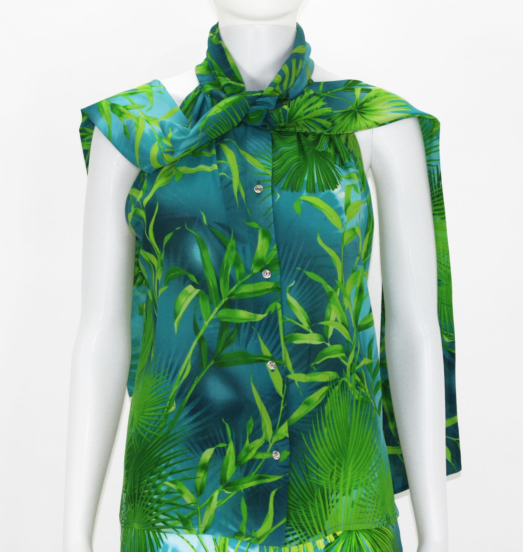 Women's Vintage Gianni Versace Couture Runway S/S 2000 Jungle Print Silk Pant Suit It 44 For Sale