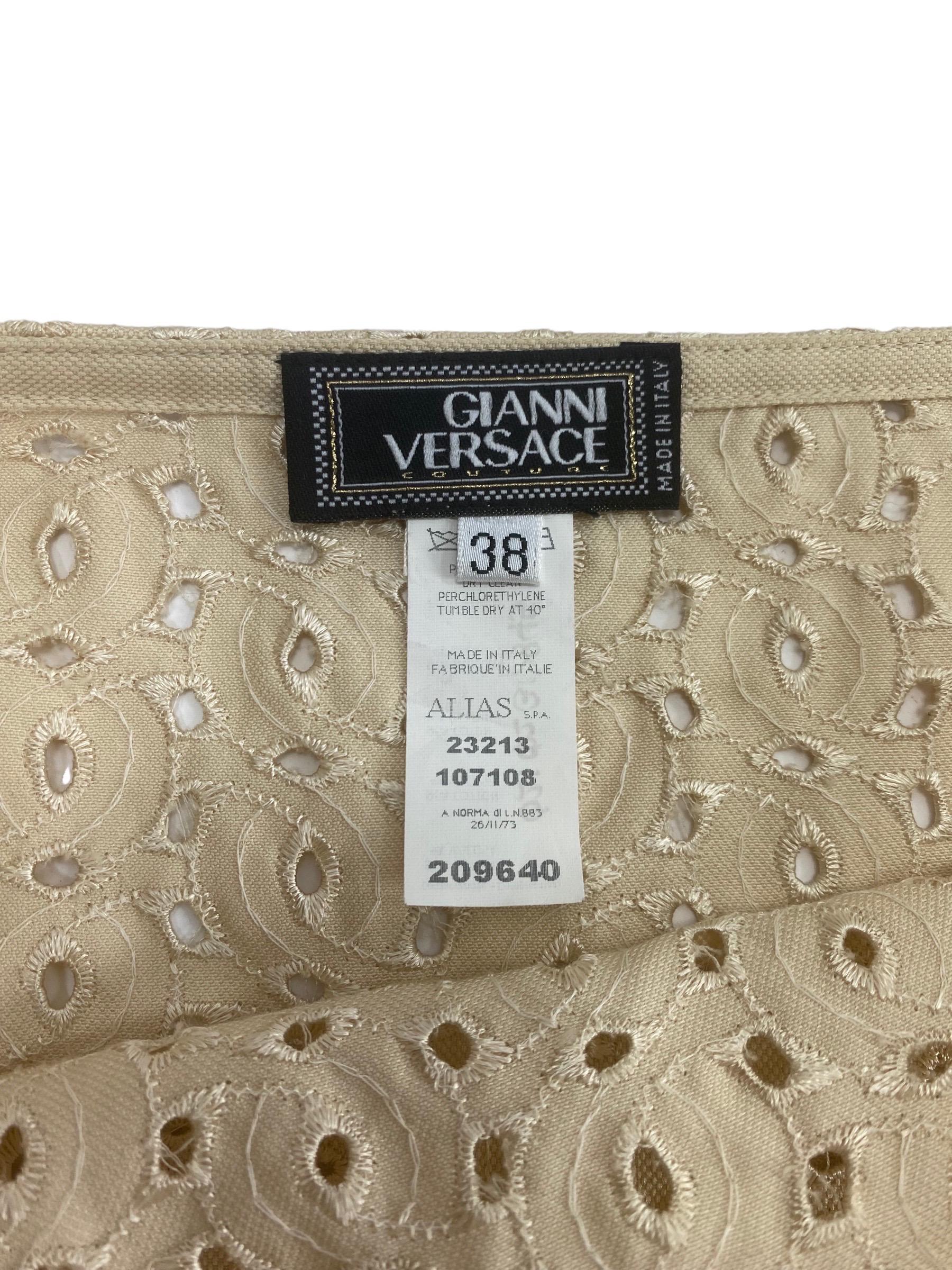  Vintage Gianni Versace Couture S/S 2002 Nude Eyelet Pencil Skirt It 38 - US 4 In Excellent Condition For Sale In Montgomery, TX