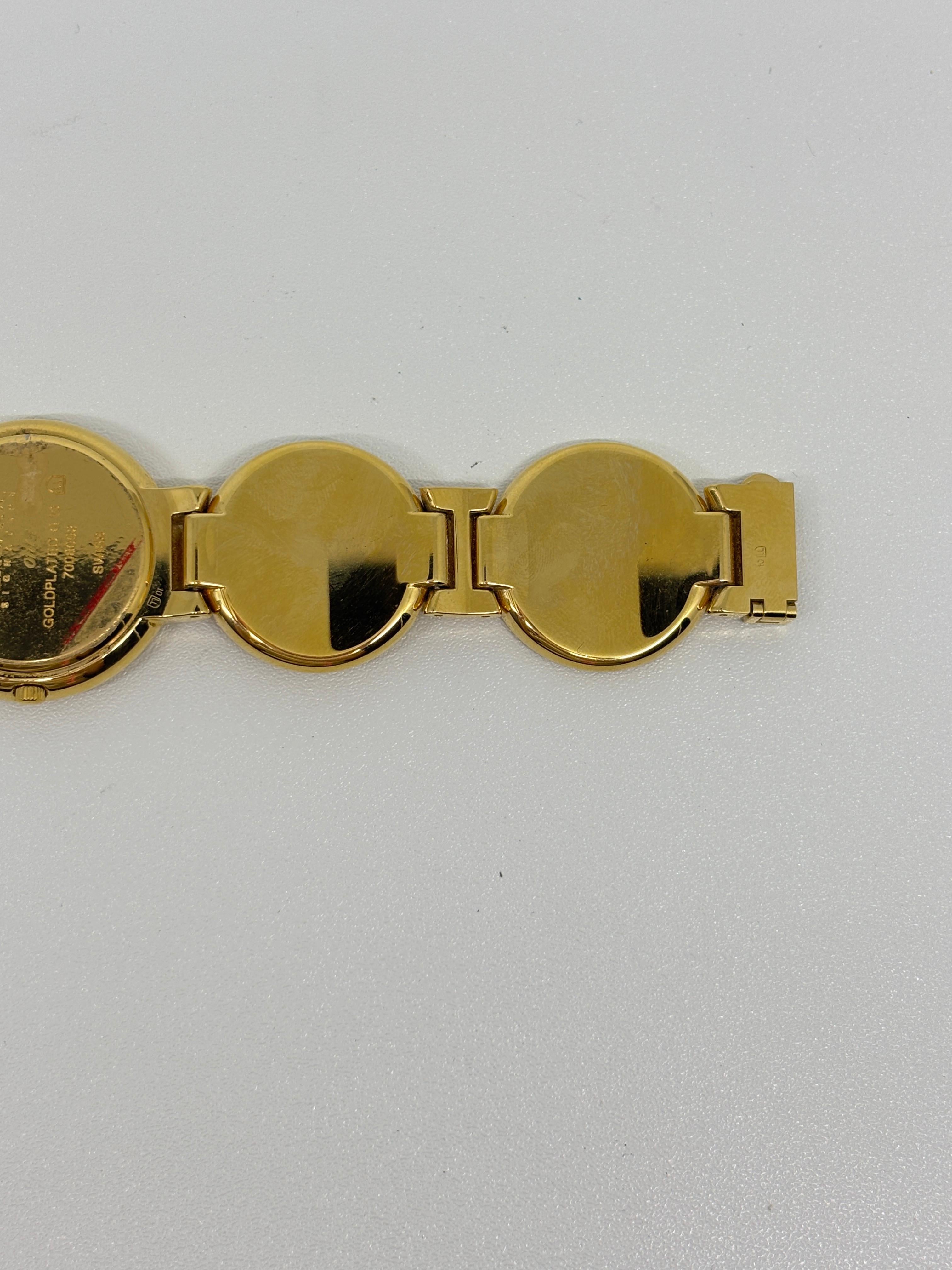 Vintage Gianni Versace Gold Medusa Coin Watch en vente 1