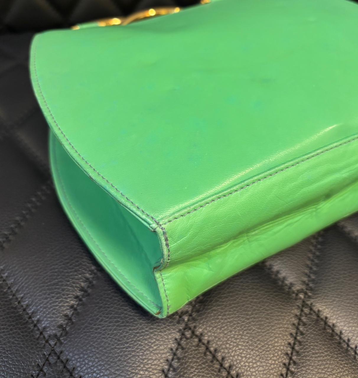 Women's Vintage Gianni Versace Green Leather Medusa Handle Round Tote For Sale