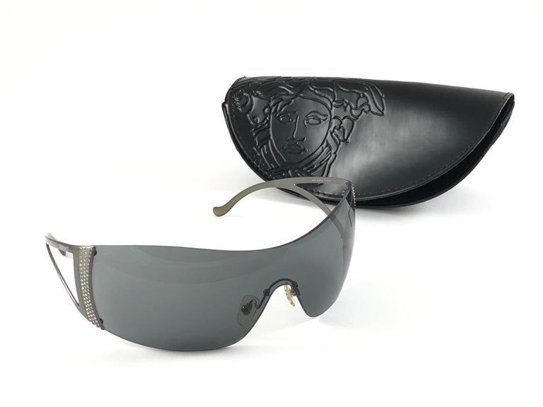 Vintage Gianni Versace Mod 2034 Rimless Shield Sunglasses 1990\'s Italy Y2K VINTAGE GIANNI VERSACE MOD 2034 RIMLESS SHIELD SUNGLASSES  main image 4