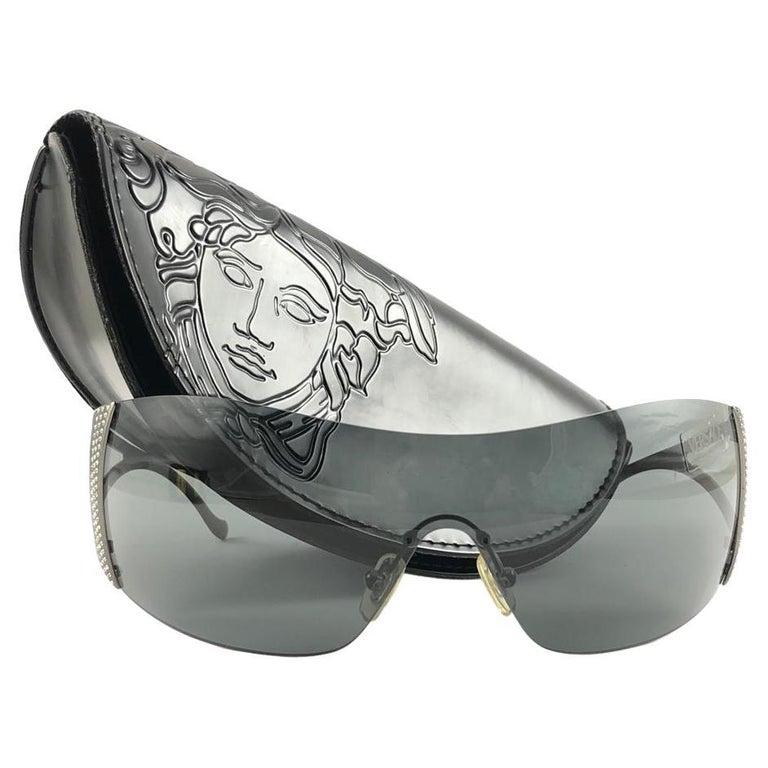 Goed opgeleid Hoge blootstelling Met name Vintage Gianni Versace Sunglasses - 86 For Sale at 1stDibs | cheap gianni  versace sunglasses, versace black sunglasses, versace glasses price