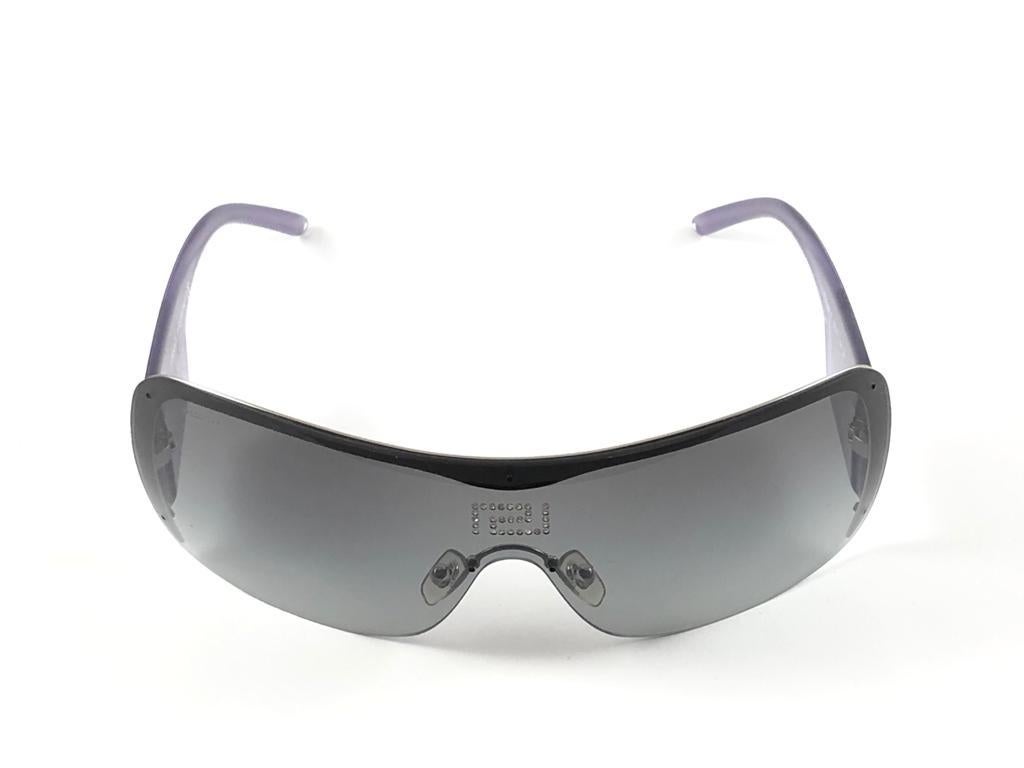 Gray Vintage Gianni Versace Mod 2091B Half Frame Shield Sunglasses 90's Italy Y2K For Sale