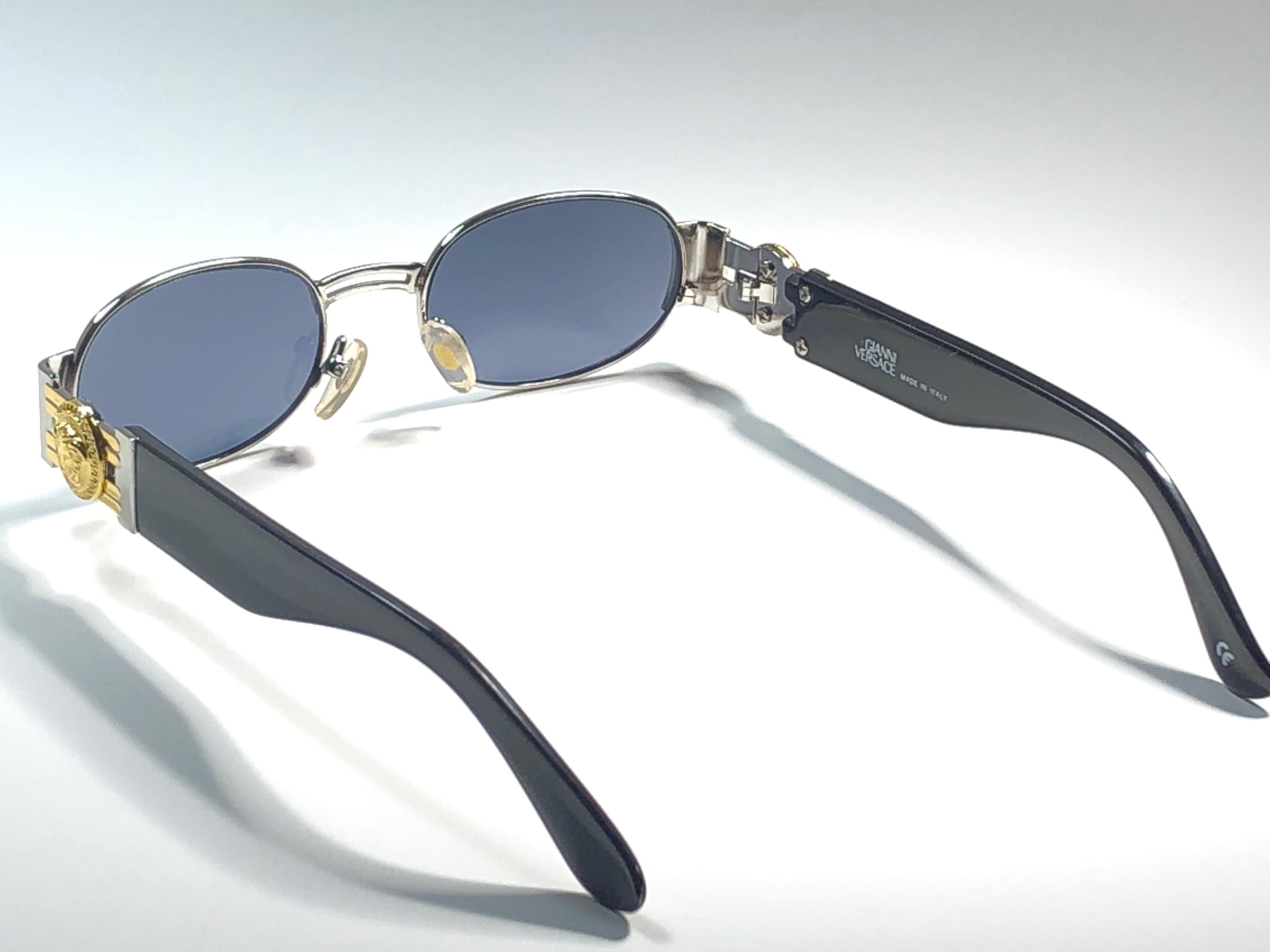 Gray Vintage Gianni Versace Mod S80 Oval Small Sunglasses 1990's Made in Italy