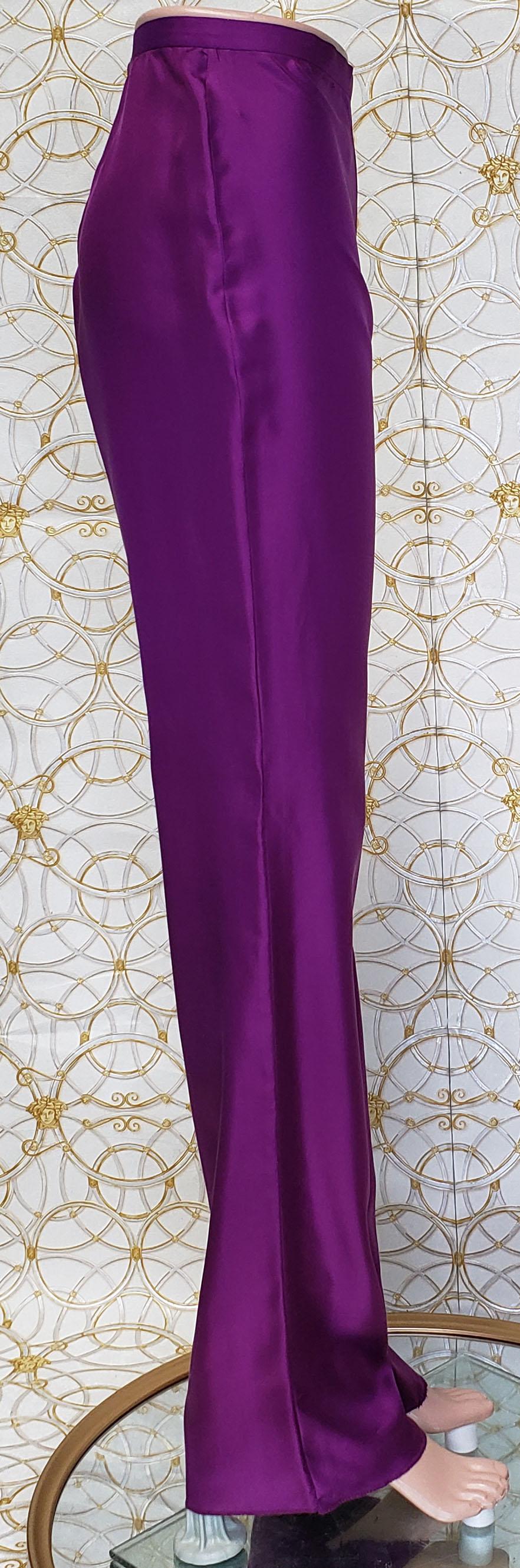 VINTAGE GIANNI VERSACE PURPLE100% SILK PANTS size 42 - 8 In New Condition For Sale In Montgomery, TX