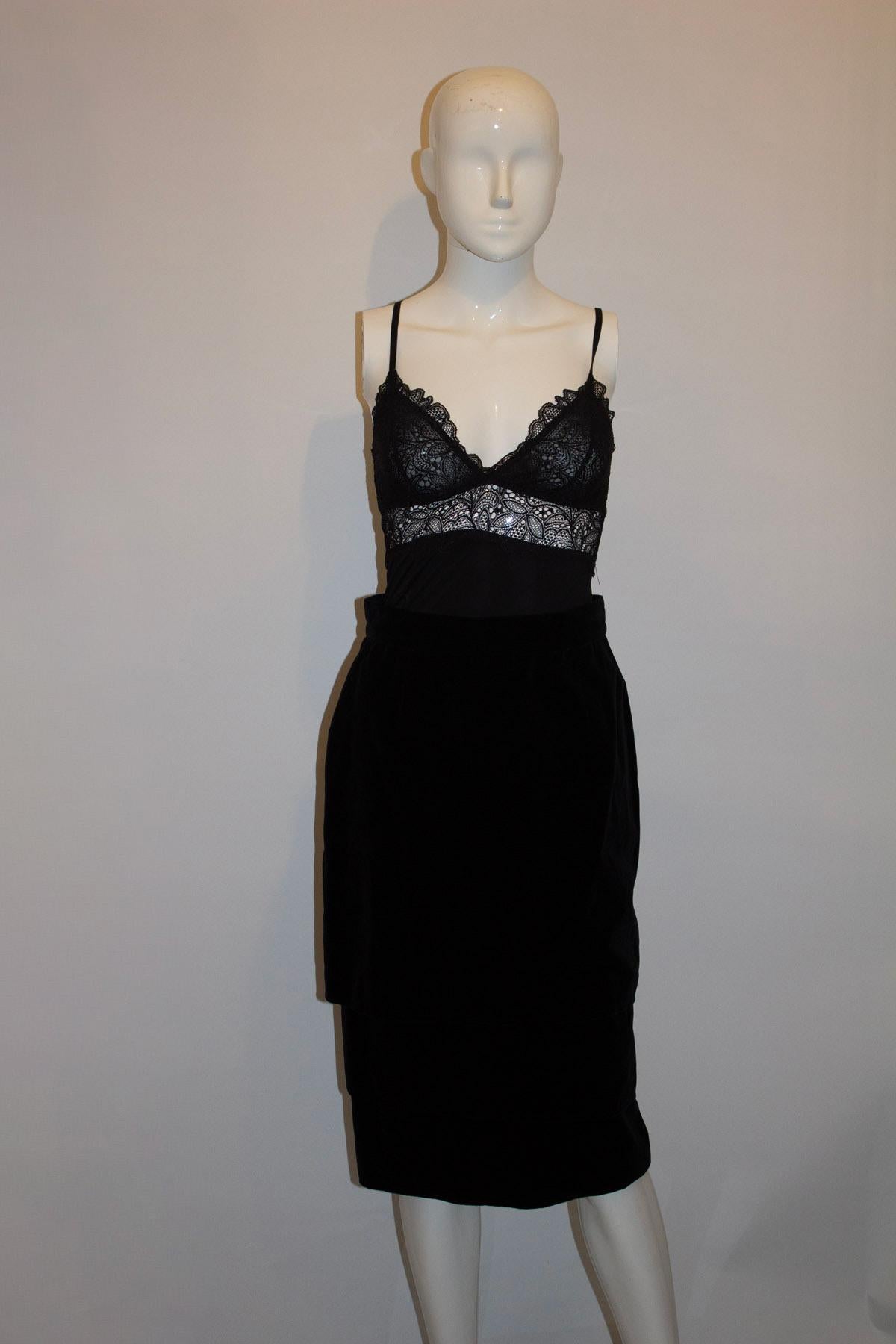 Vintage Gianni Versace Sera Velvet Skirt In Good Condition For Sale In London, GB
