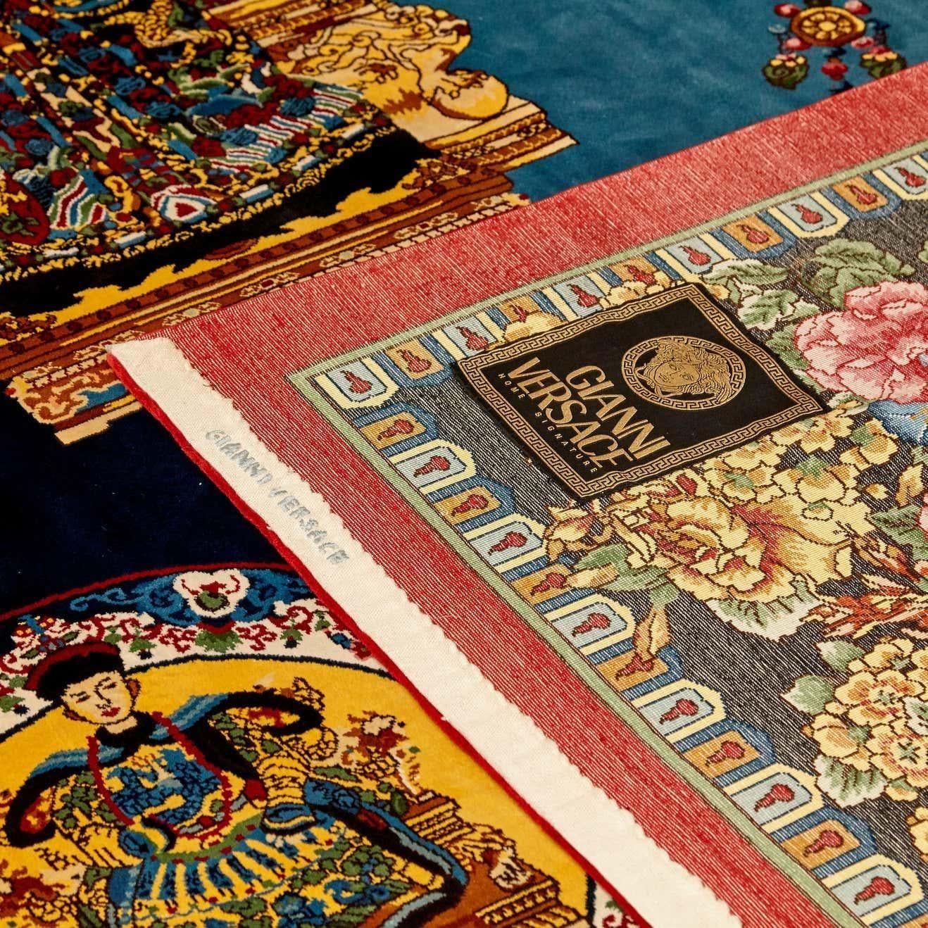 Tappeto vintage in seta di Gianni Versace: Collezione Mandarin's Garden di Atelier Versace in vendita 6