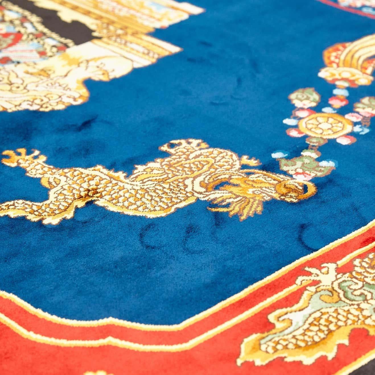 Italiano Tappeto vintage in seta di Gianni Versace: Collezione Mandarin's Garden di Atelier Versace in vendita