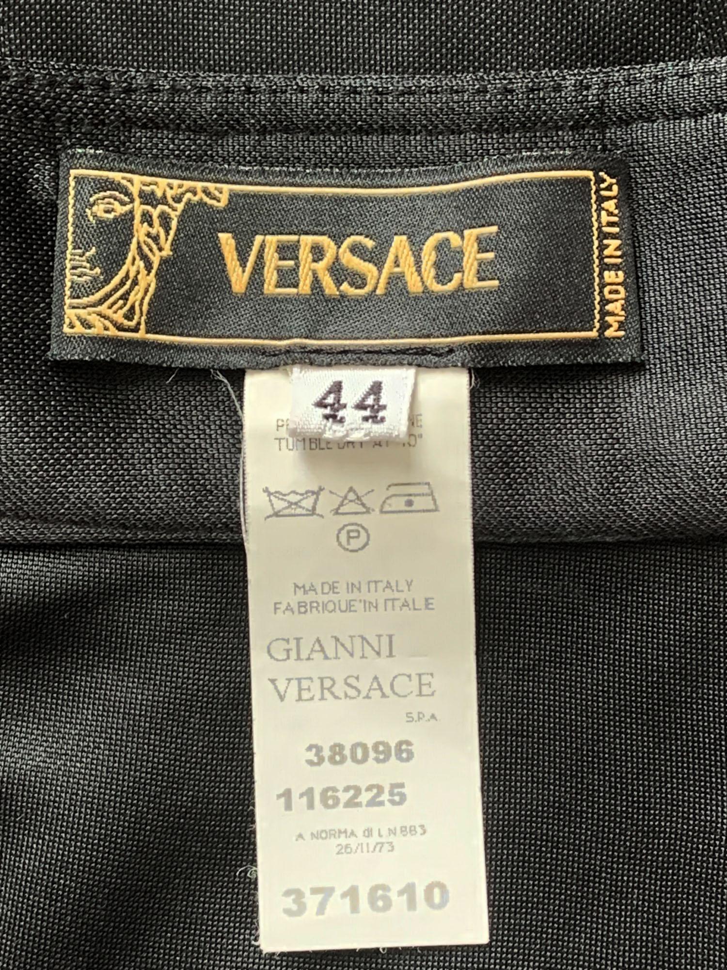 Robe Medusa vintage Gianni Versace défilé printemps-été 2005 avec décolleté plongeant et dos nu doré 44 US 10 en vente 5