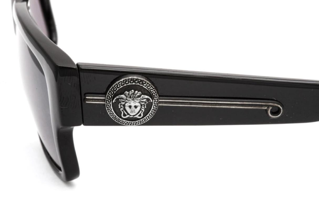 Vintage Gianni Versace Sunglasses Mod 372/N In Good Condition For Sale In Hoffman Estates, IL