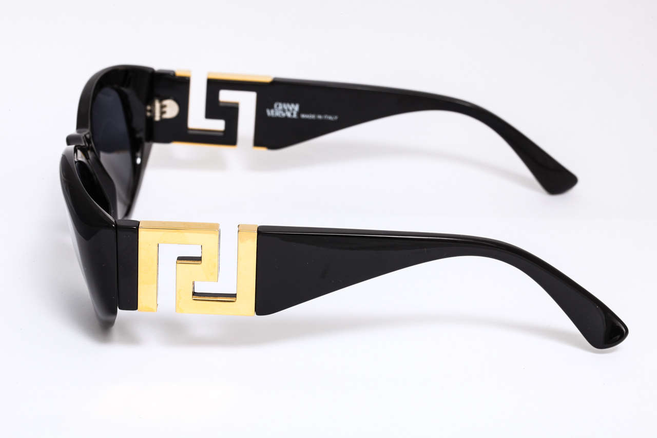 Black Vintage Gianni Versace Sunglasses Mod T24 Col 852 For Sale