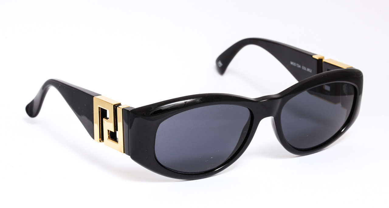 Women's or Men's Vintage Gianni Versace Sunglasses Mod T24 Col 852 For Sale
