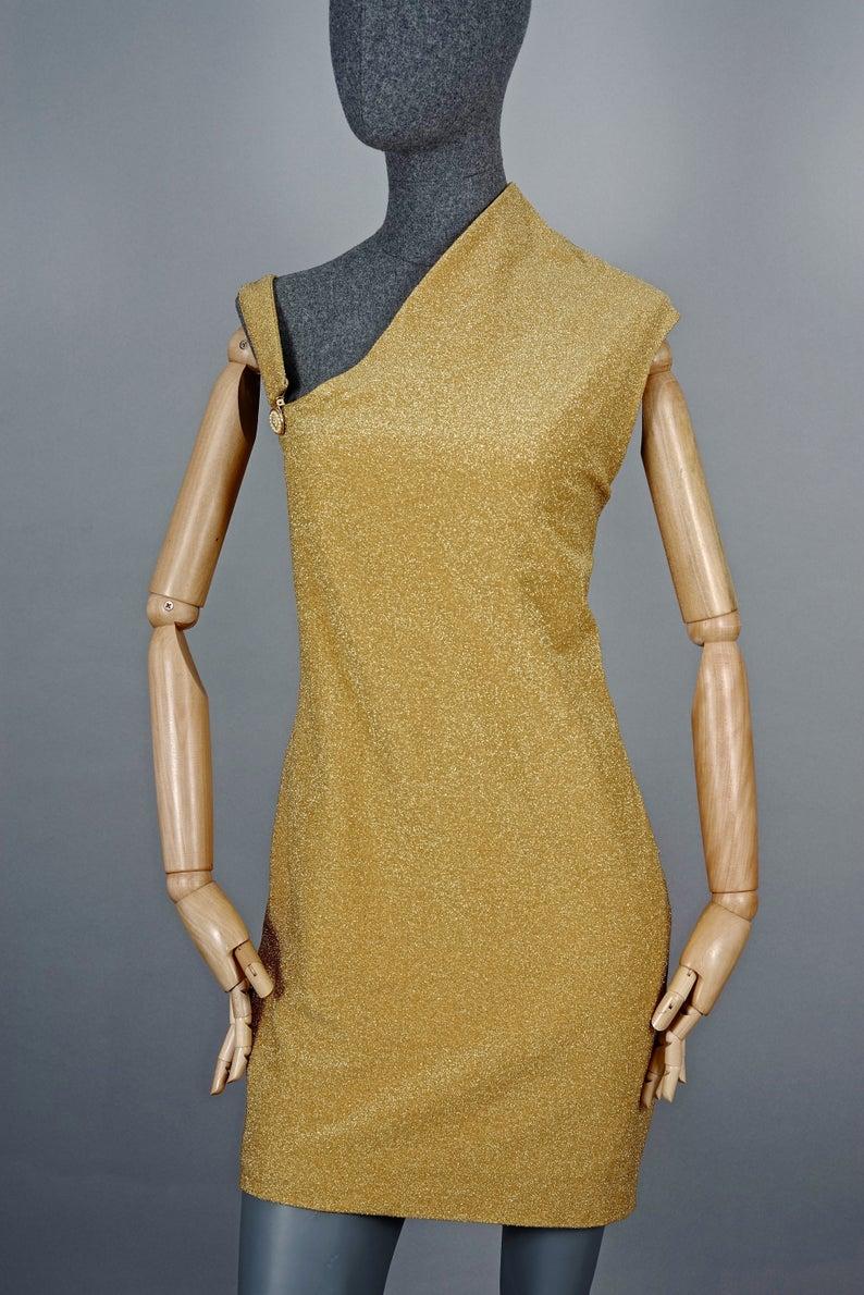 Women's Vintage GIANNI VERSACE VERSUS Asymmetric Shoulder Lurex Gold Metallic Dress For Sale