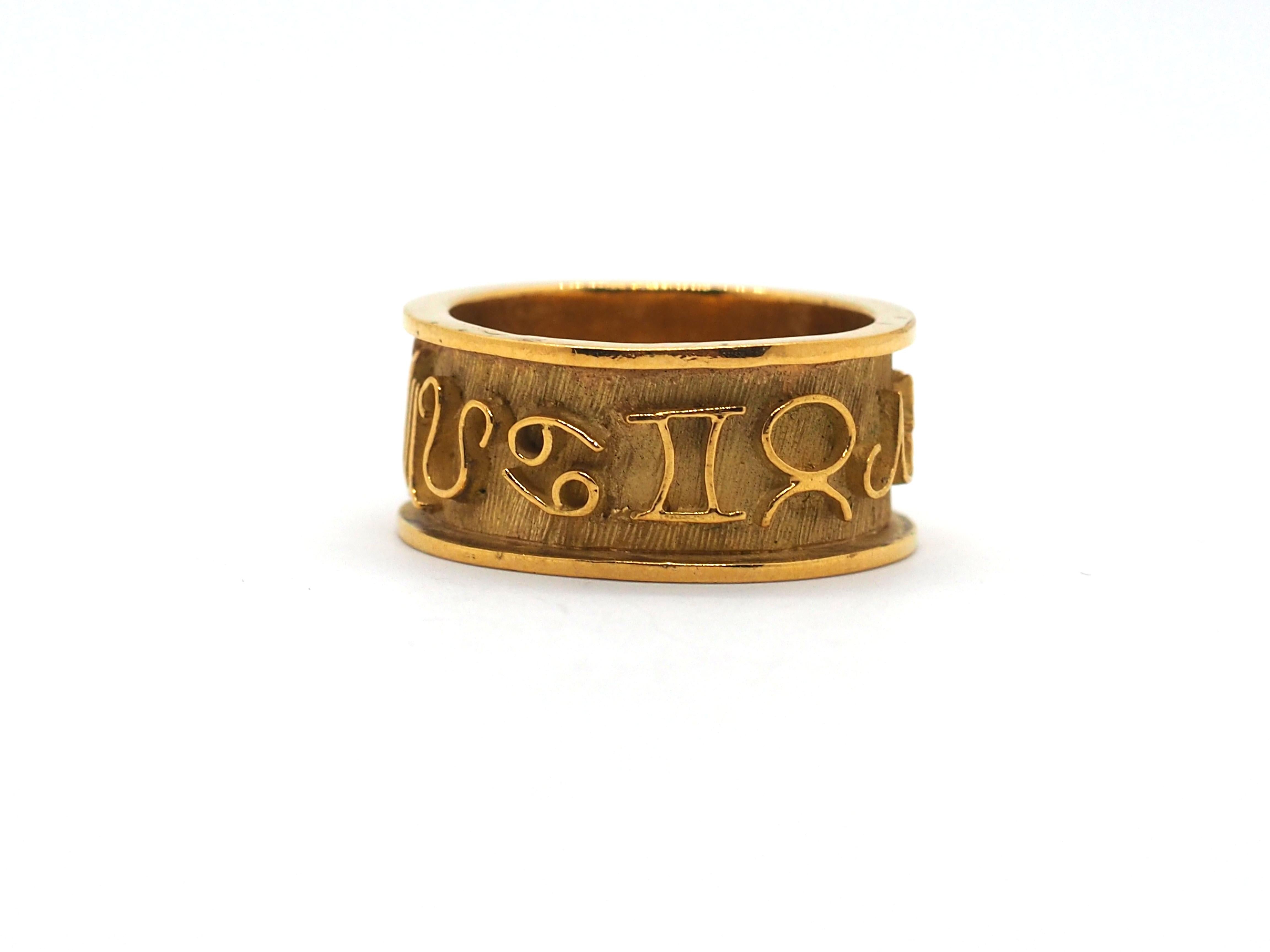 Women's Vintage Gilbert Albert Astrological Signs Ring 18 Karat Yellow Gold For Sale