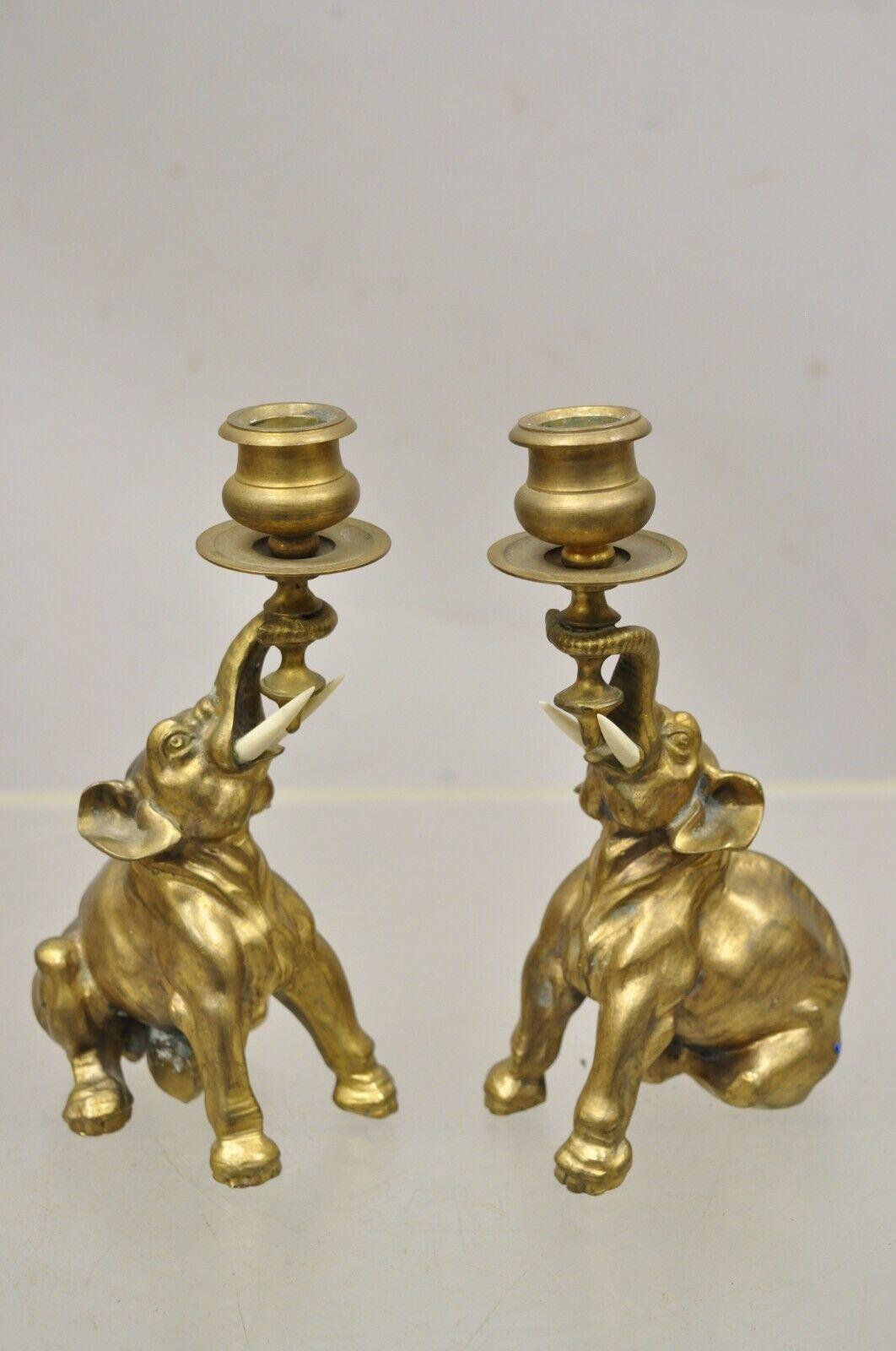 Vintage Vergoldetes Messing Bronze Figural Elefant Kleine Kerzenständer, ein Paar (Empire) im Angebot