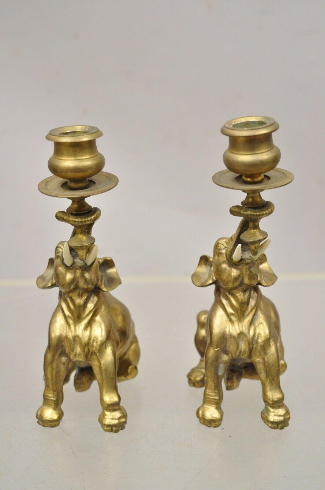 Vintage Vergoldetes Messing Bronze Figural Elefant Kleine Kerzenständer, ein Paar im Zustand „Gut“ im Angebot in Philadelphia, PA