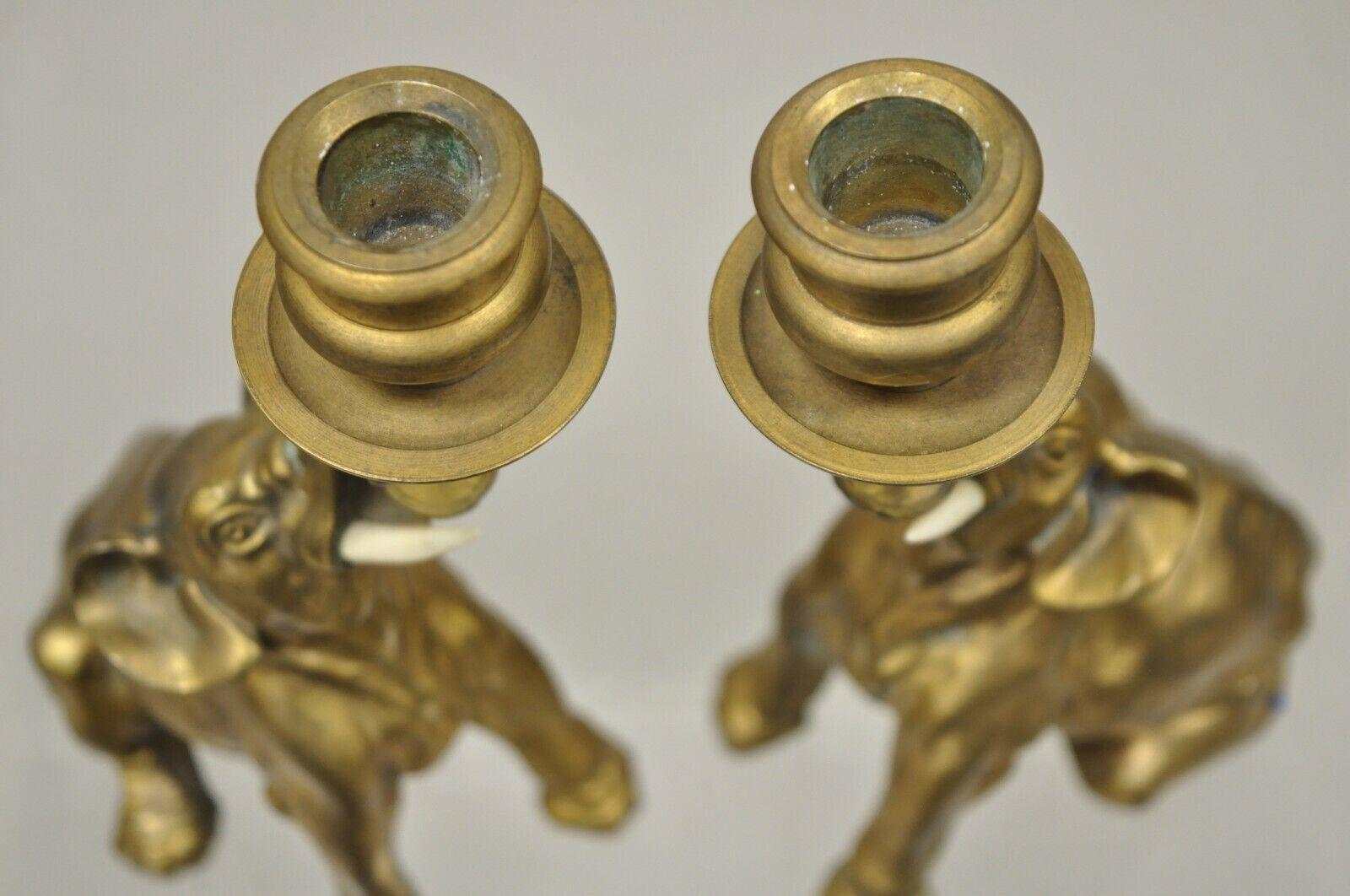 Vintage Vergoldetes Messing Bronze Figural Elefant Kleine Kerzenständer, ein Paar (20. Jahrhundert) im Angebot