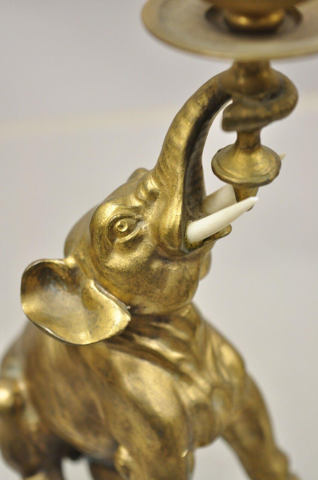 Vintage Vergoldetes Messing Bronze Figural Elefant Kleine Kerzenständer, ein Paar im Angebot 1