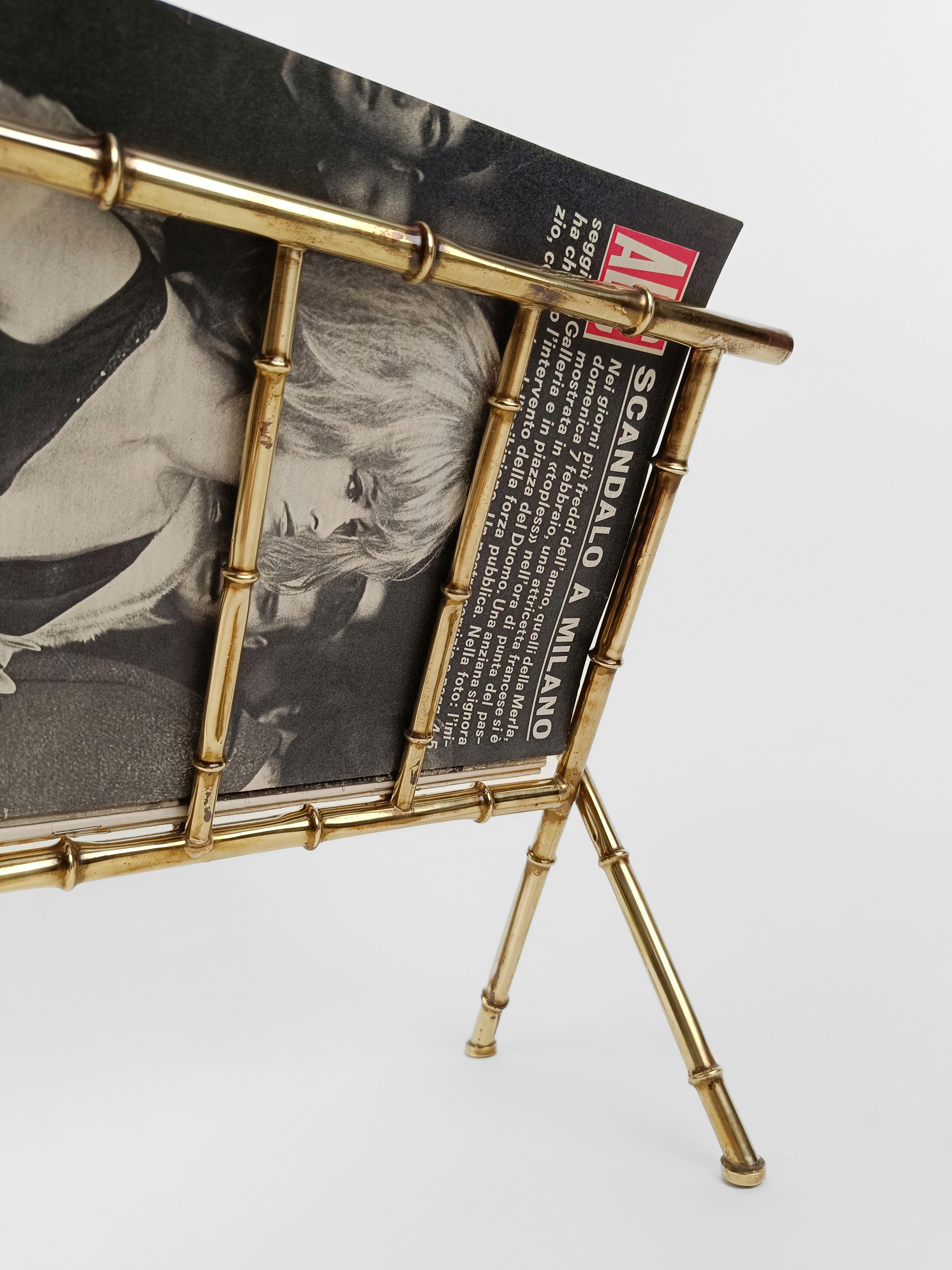 Vintage Gilded Brass Faux Bamboo Magazine Rack, Italy 1960s In Good Condition For Sale In Roma, IT