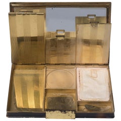 Ajuar Vintage de Bronce Dorado con Decoraciones Grabadas, Años 30