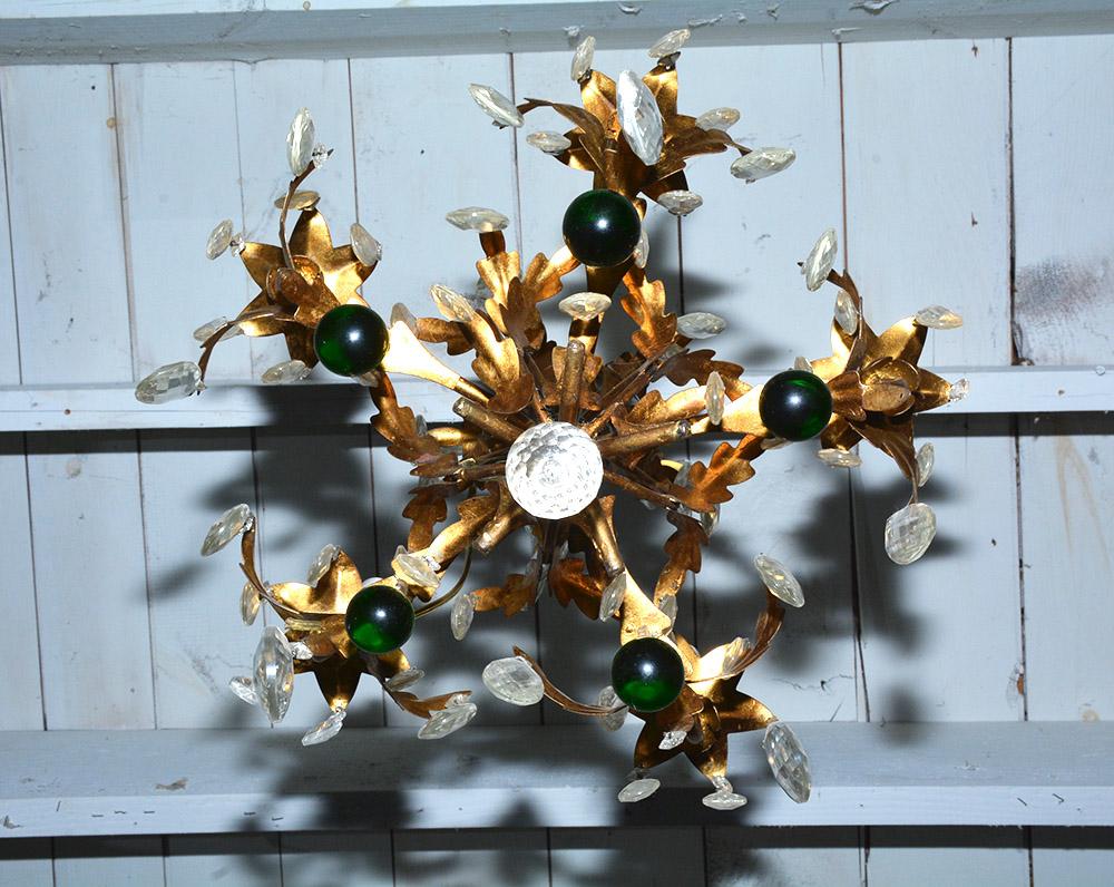 Francese Lampadario vintage in cristallo dorato in vendita