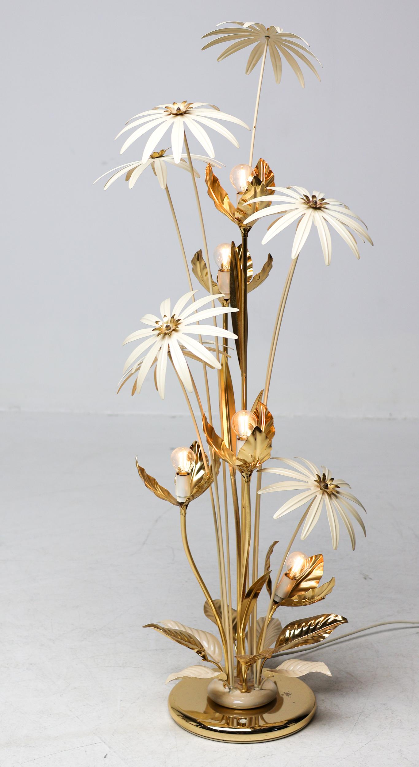 Vintage Vergoldete Blumen Stehlampe von Hans Kögl, Deutschland, 1970er Jahre (Messing) im Angebot