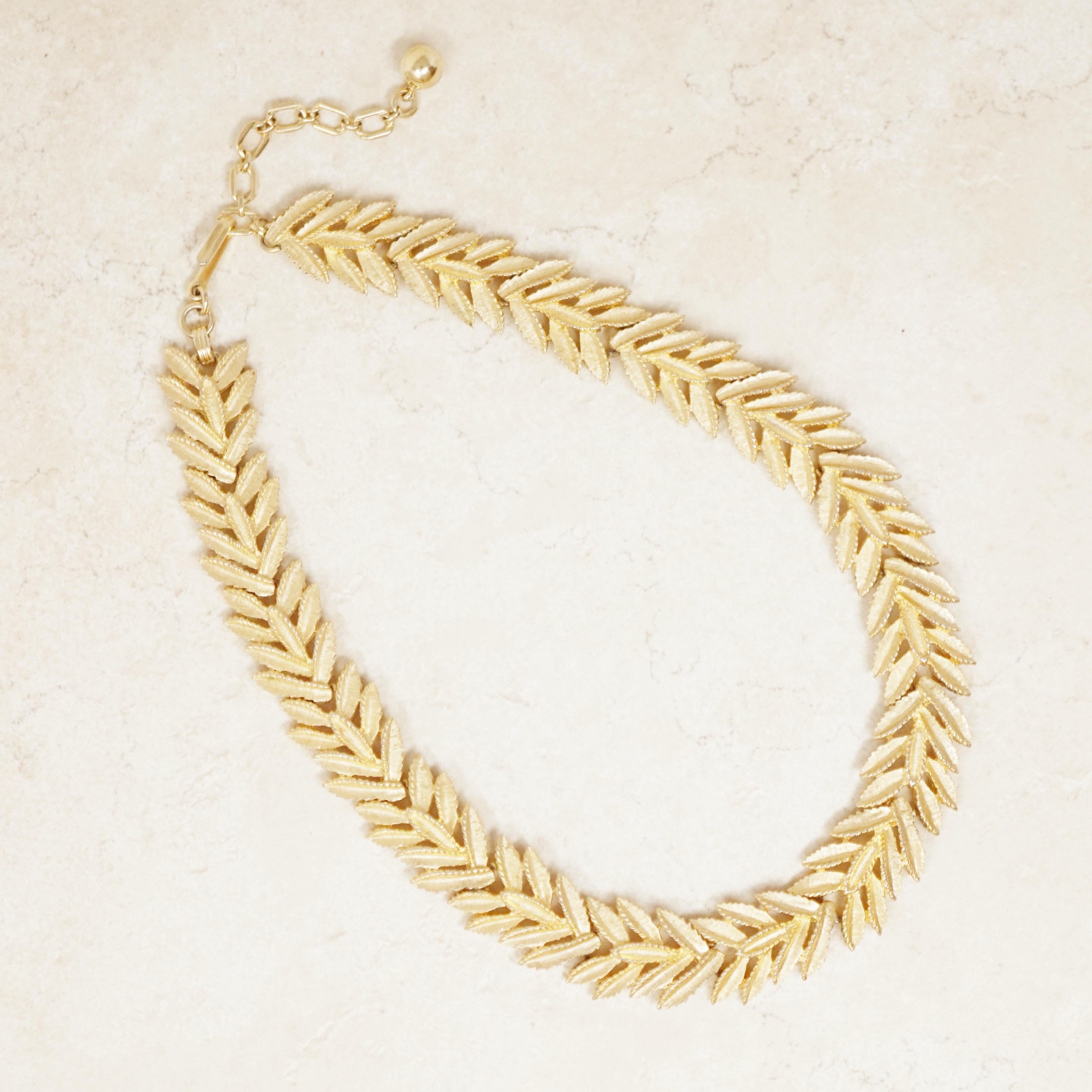 vintage trifari choker necklace