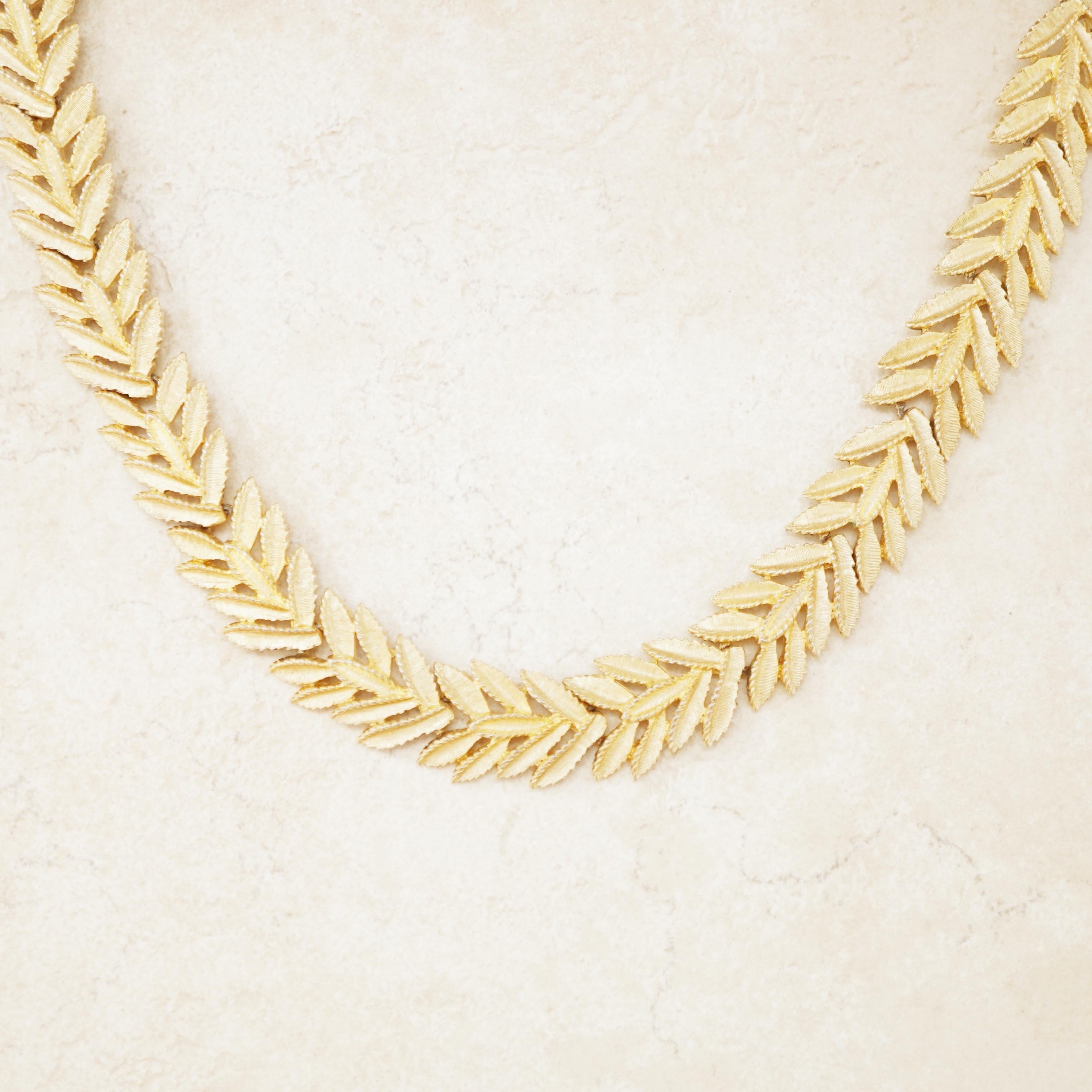 trifari gold leaf necklace