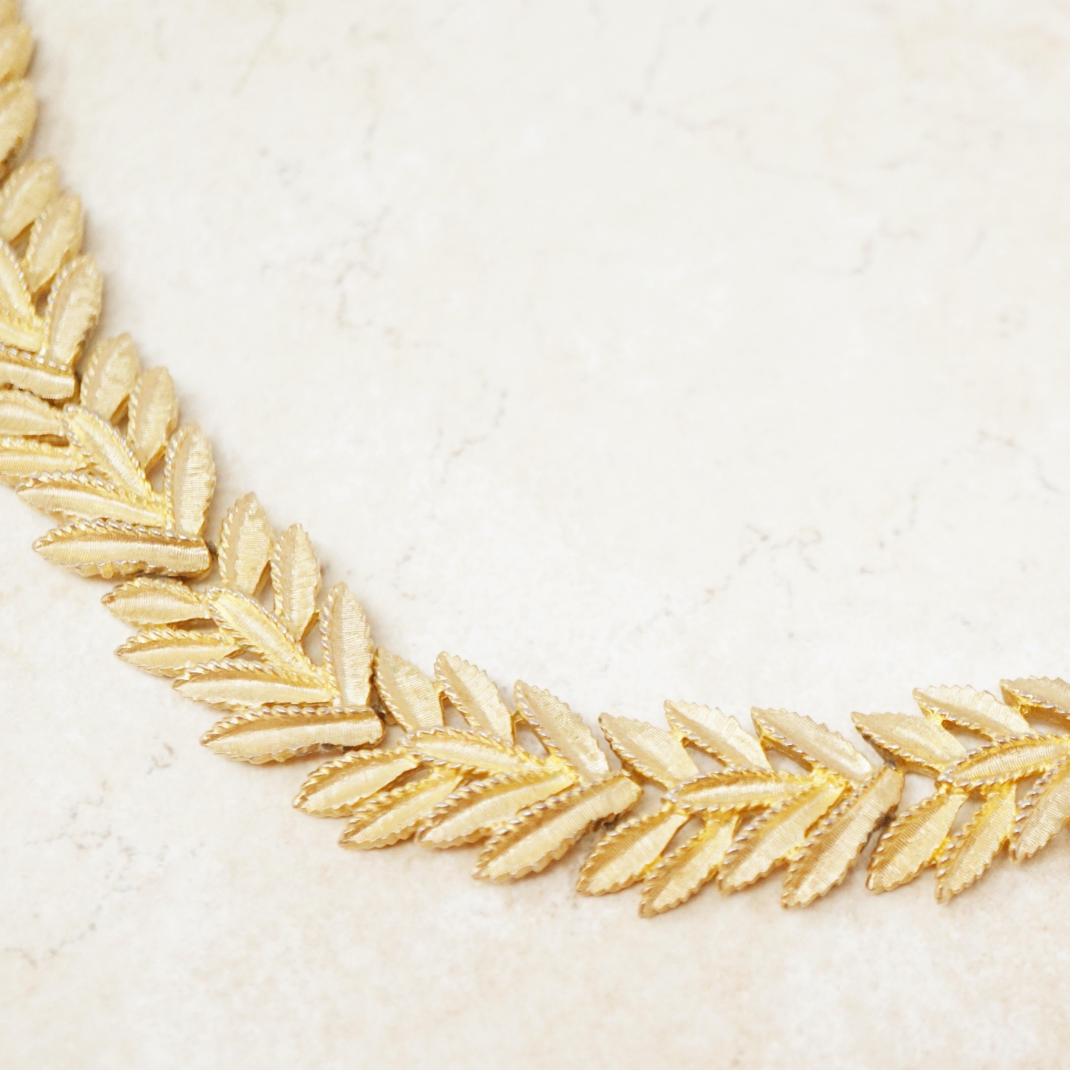 Modern Vintage Gilded Leaves Choker Necklace by Crown Trifari, 1950s