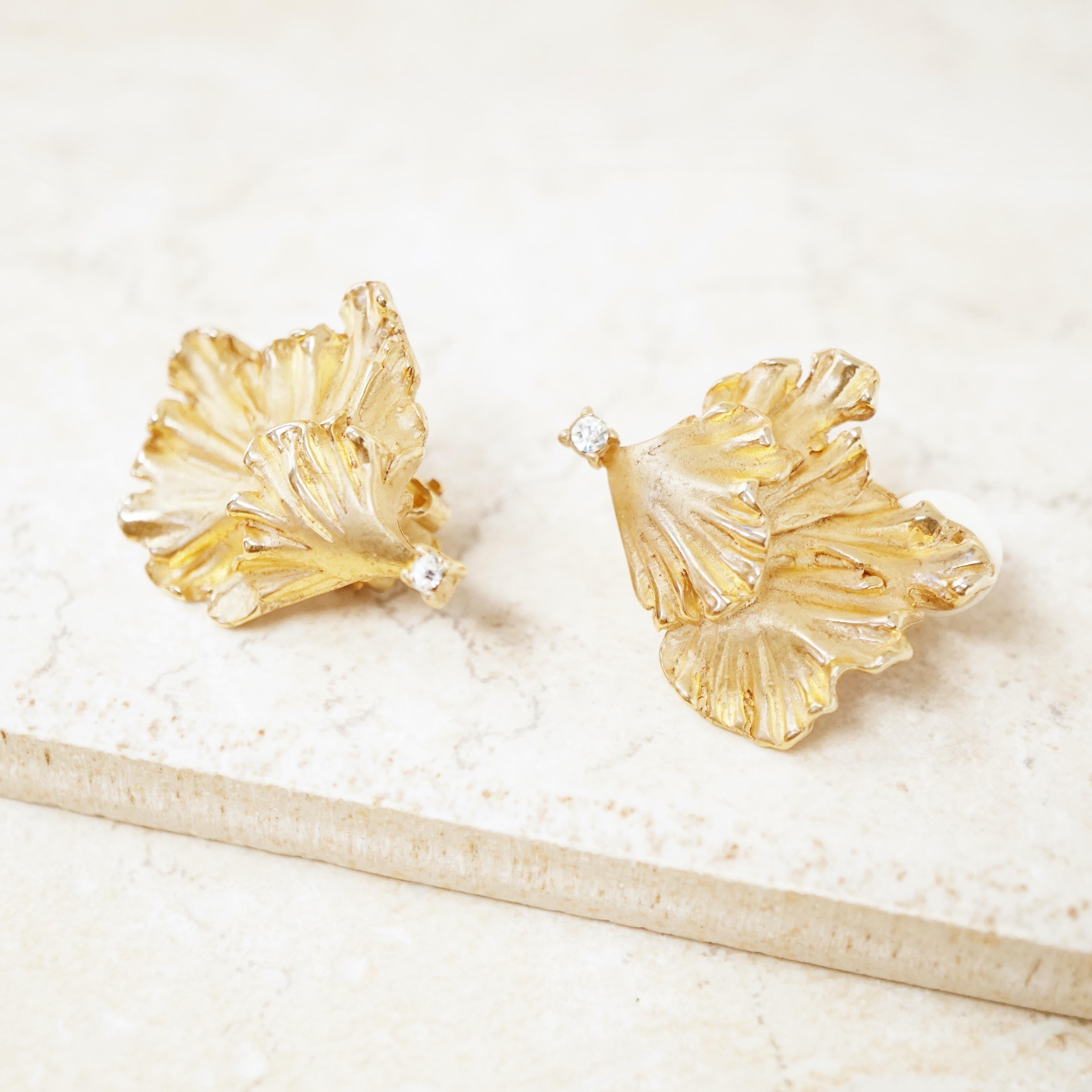 Vintage Gilded Lily Pad Earrings with Crystal Rhinestones by Erwin Pearl, 1990s 3