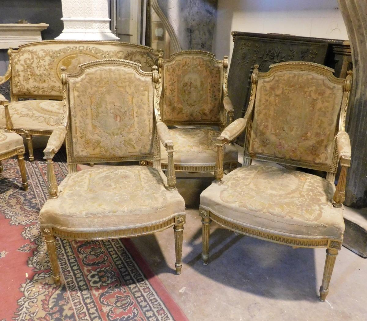 Vintage gilded living room seats, set consisting of a sofa and four armchairs, still original fabric and in good condition, built in the early 20th century, produced by manufacture in Italy.
the sofa measures cm w 165 x h 100 (h seat cm 45) x d 65,