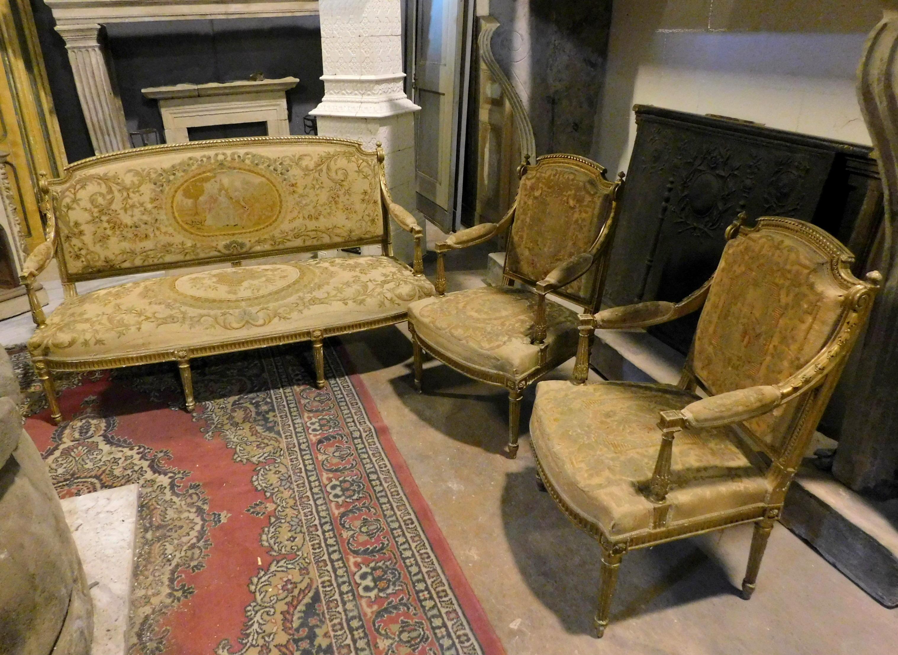 Vintage Gilded Living Room, One Sofa and Four Armchairs, 20th Century Italy For Sale 1