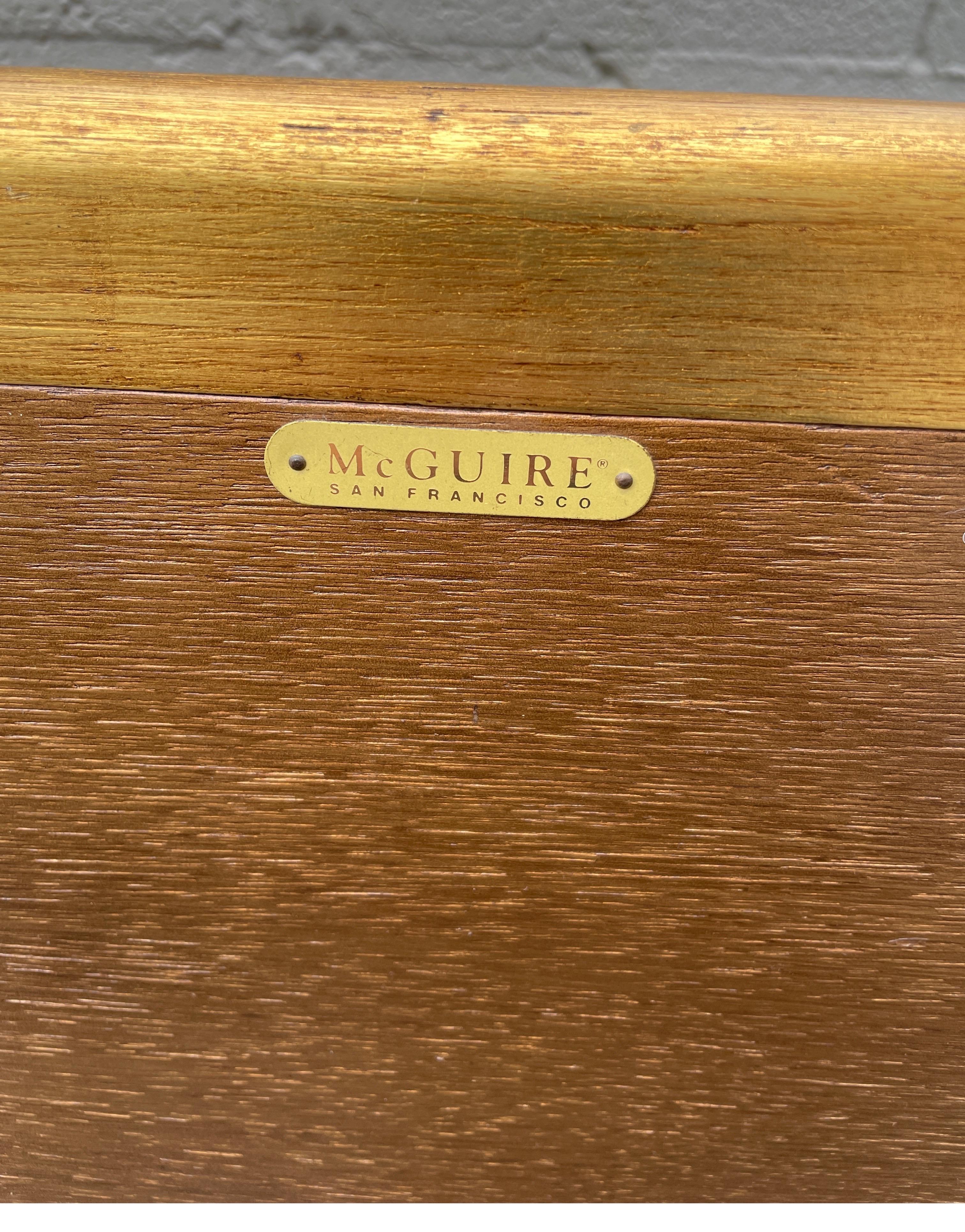 Miroir arlequin vintage en rotin doré par Mc Guire en vente 2