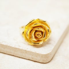 Bague Vintage Rose Dorée (Taille 5) par Crown Trifari:: 1950s