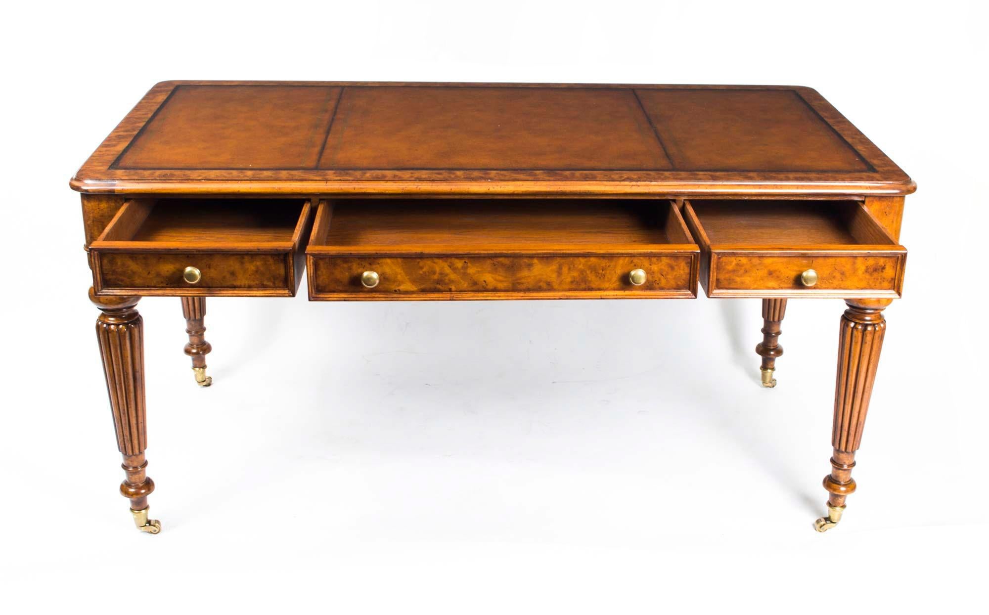 Vintage Gillows Style Burr Walnut Writing Table Desk 20th Century For Sale 7