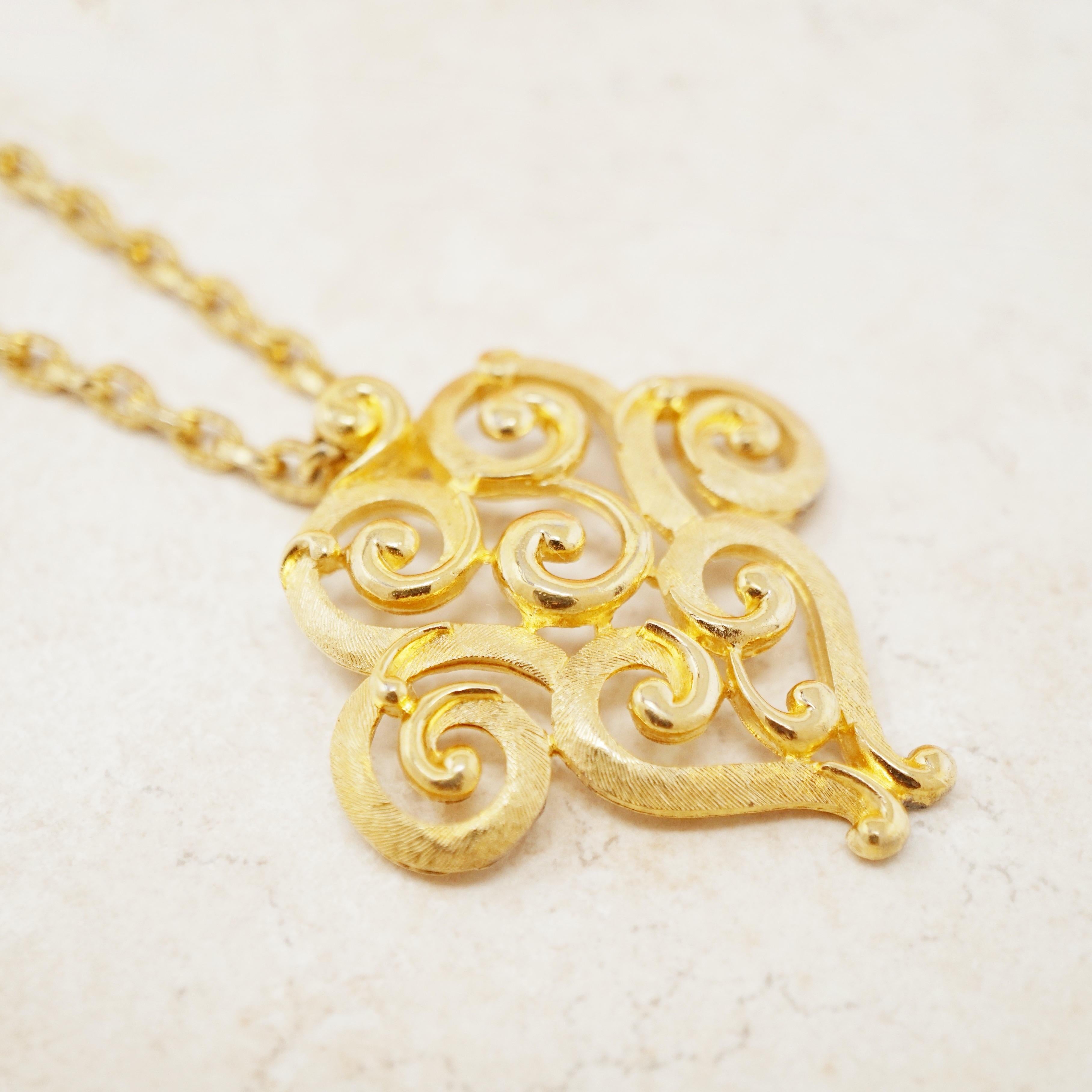 swirl necklace