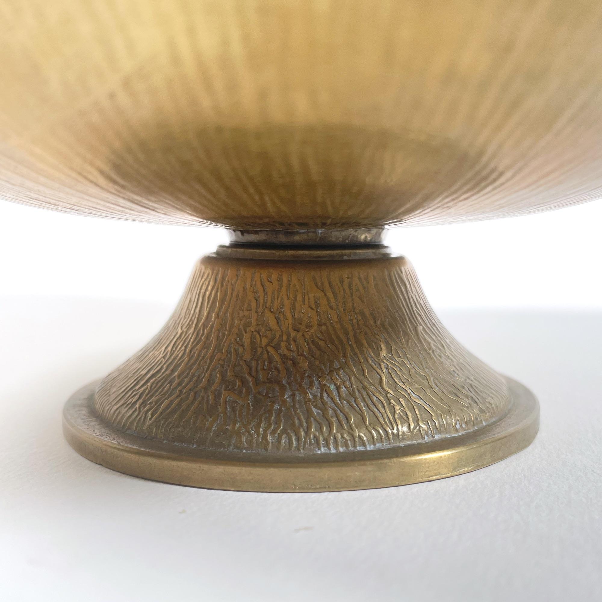 20ième siècle Bol en bronze doré des années 1960, pièce de décoration moderne du milieu du siècle dernier en vente