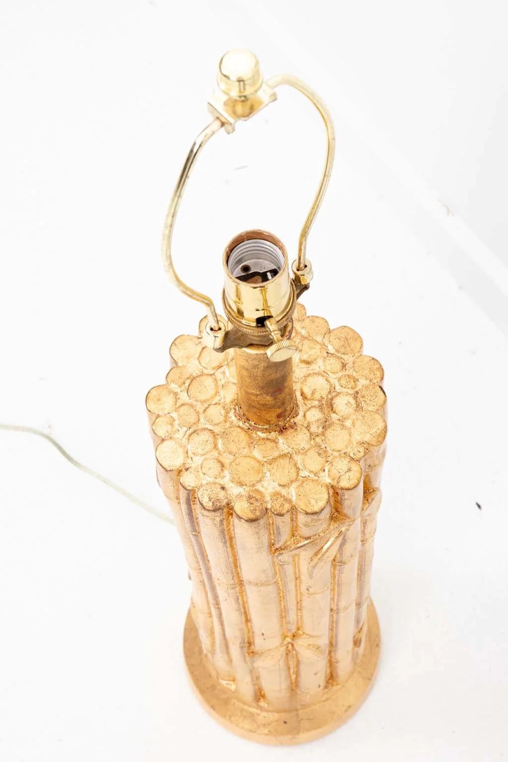 Vergoldete Vintage-Lampe aus Kunstbambus (Hollywood Regency) im Angebot