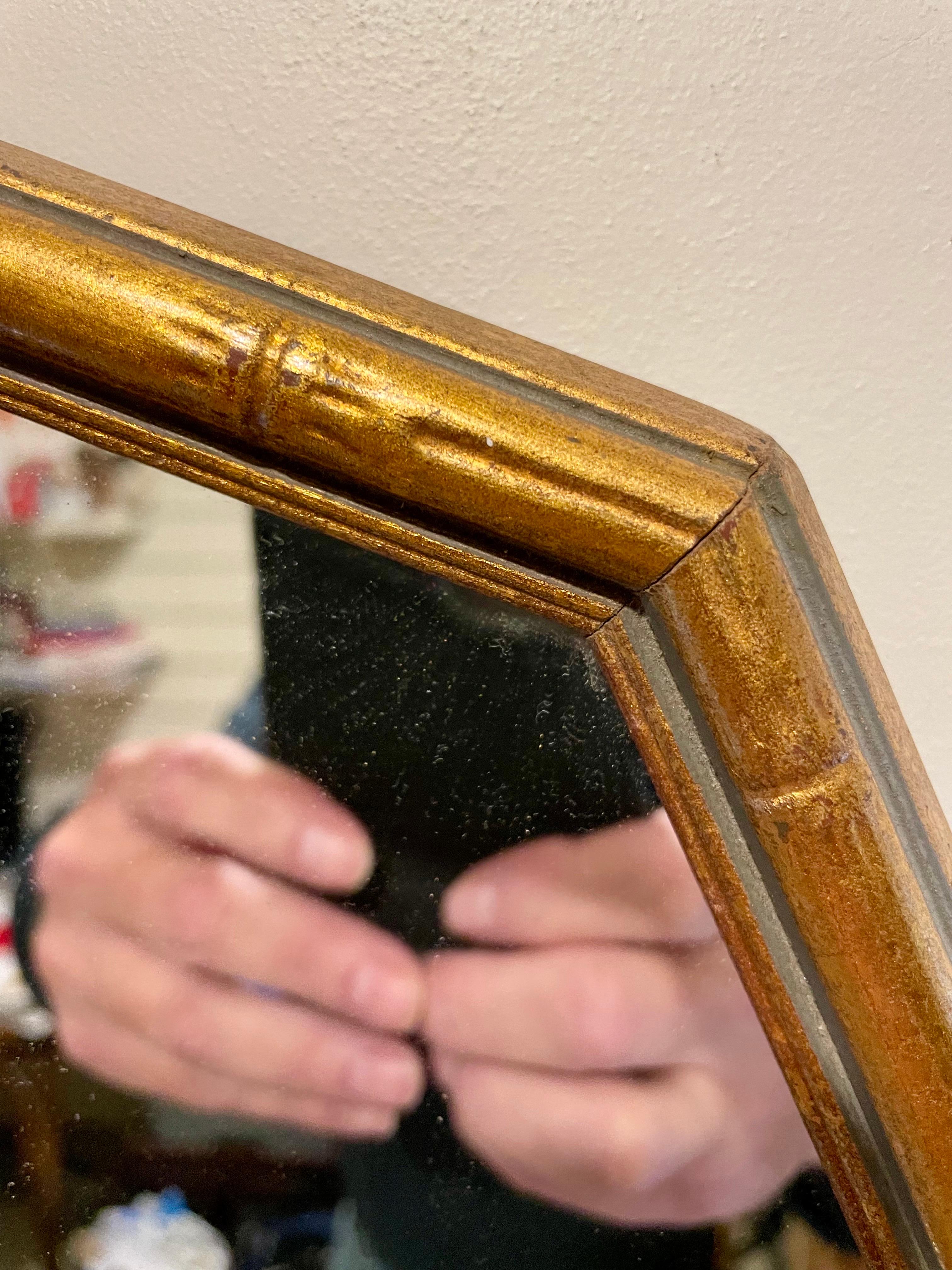 Espejo vintage dorado imitación bambú Regencia de Hollywood en venta