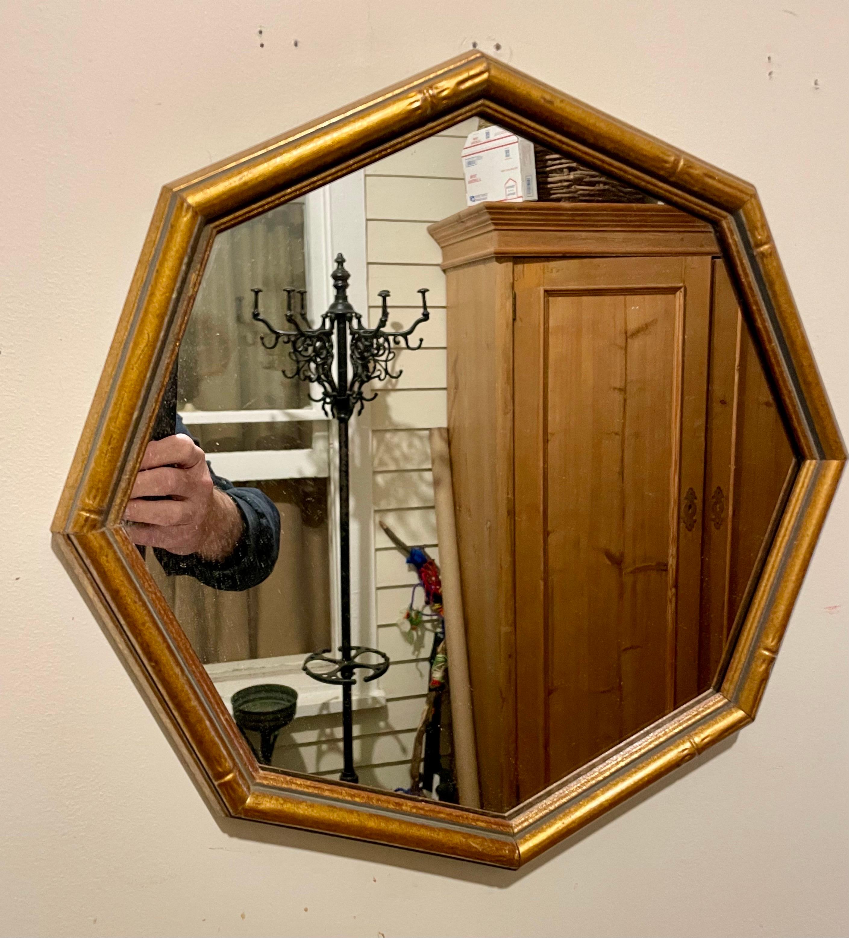 Espejo vintage dorado imitación bambú Dorado en venta