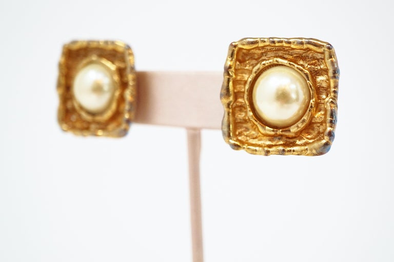 Vintage Gilt & Faux Mabe Pearl Statement Earrings, In The Style of Chanel For Sale 4